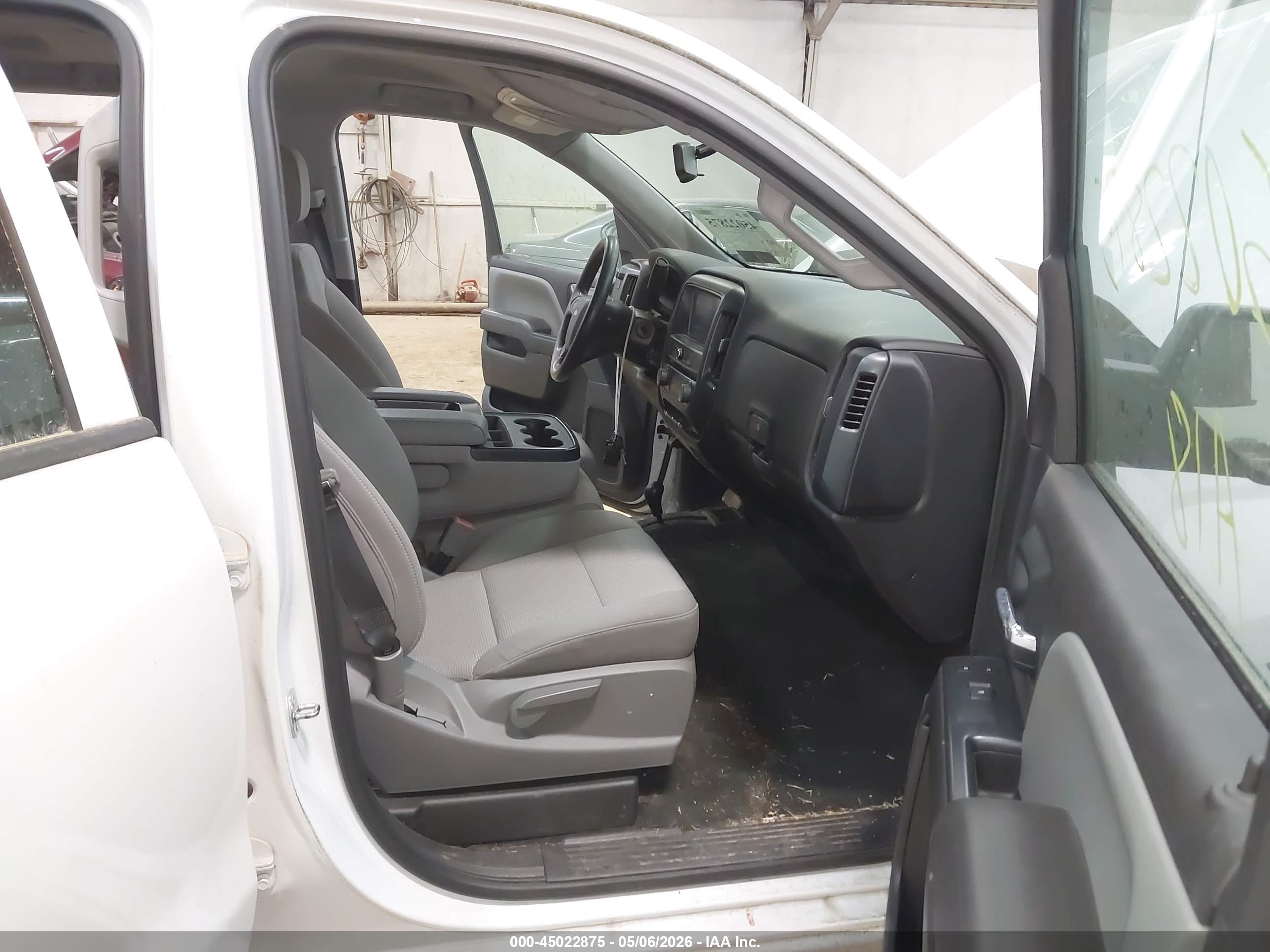 CHEVROLET SILVERADO image 5
