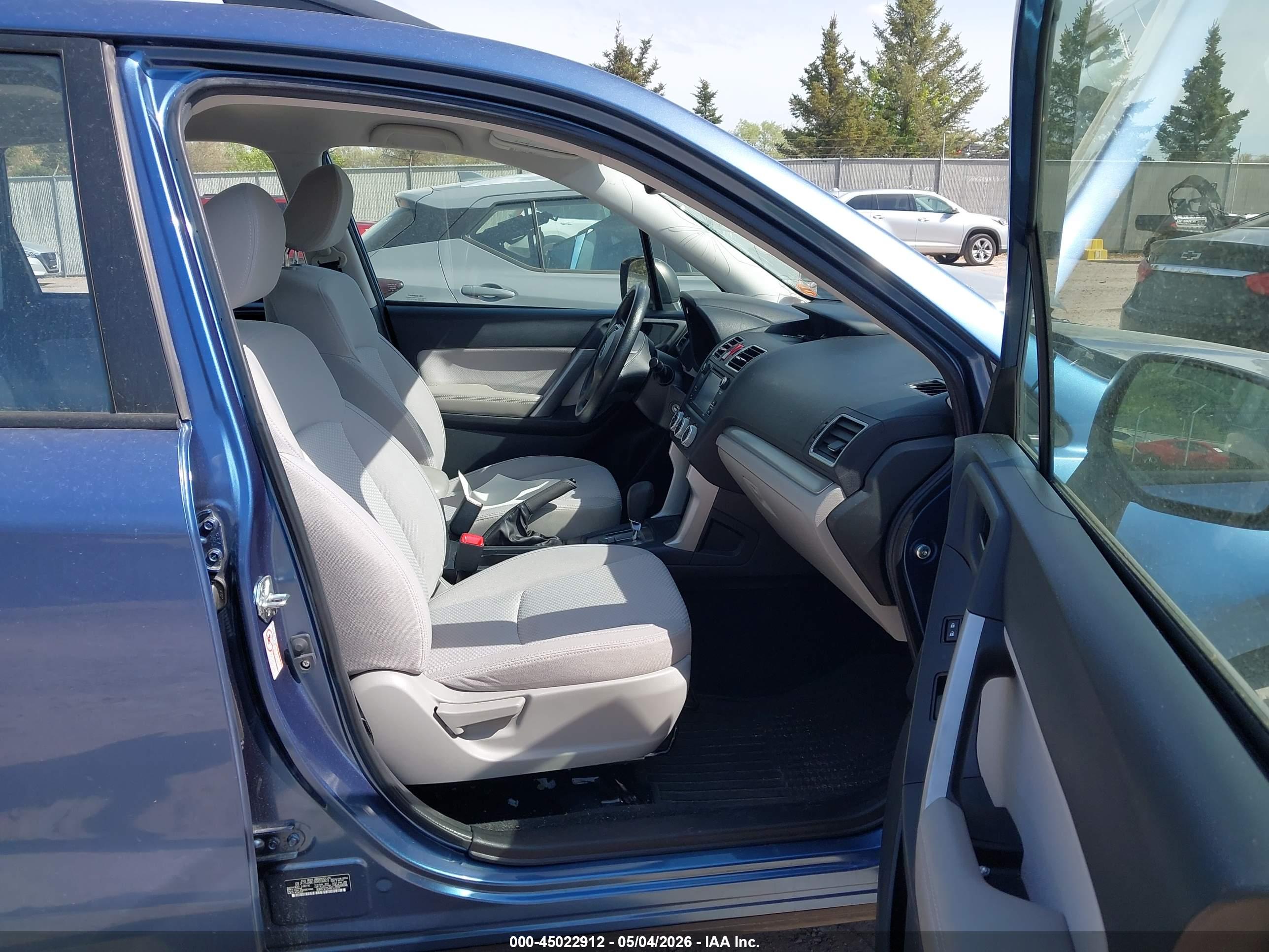 SUBARU FORESTER image 5