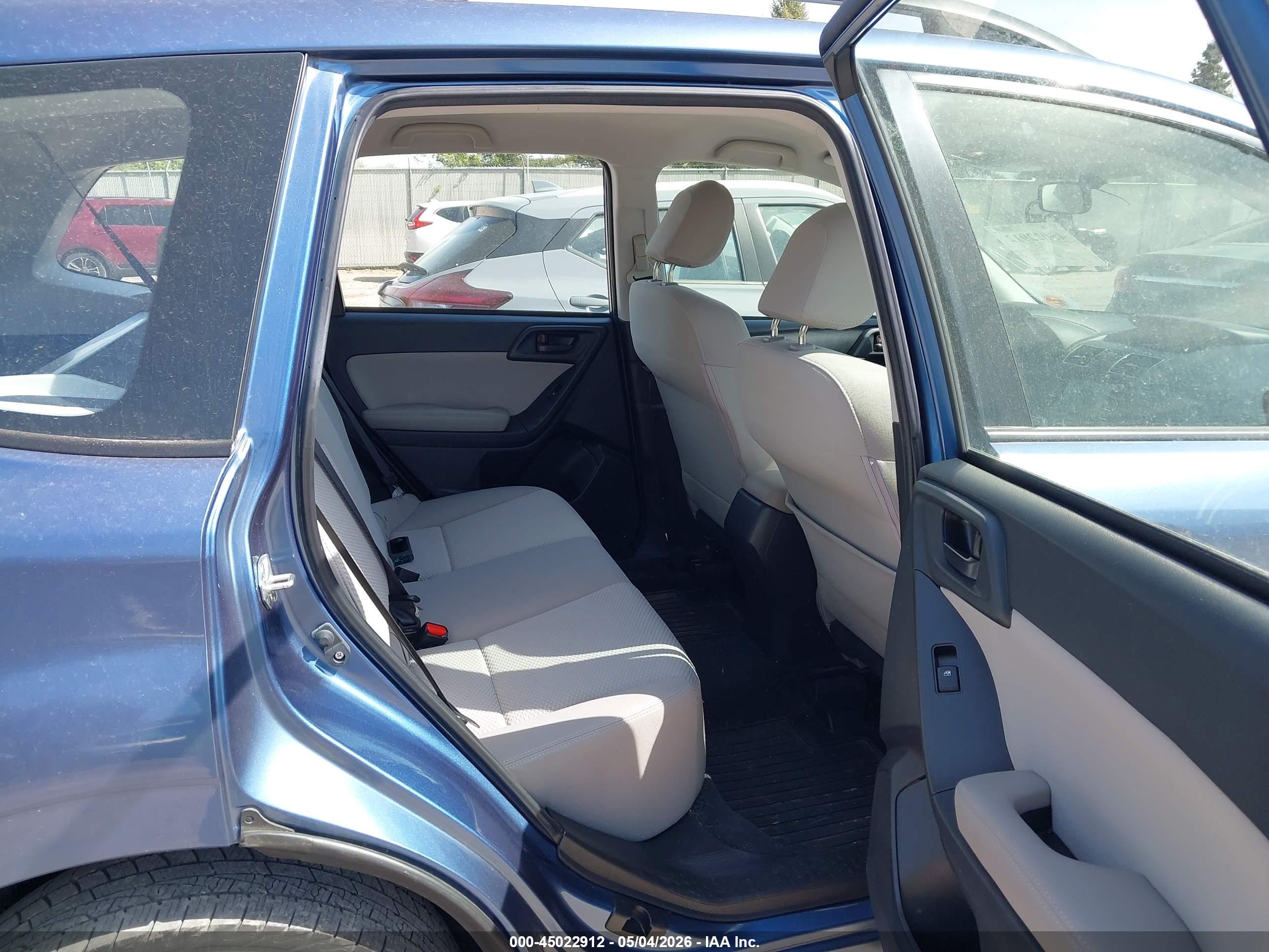 SUBARU FORESTER image 8