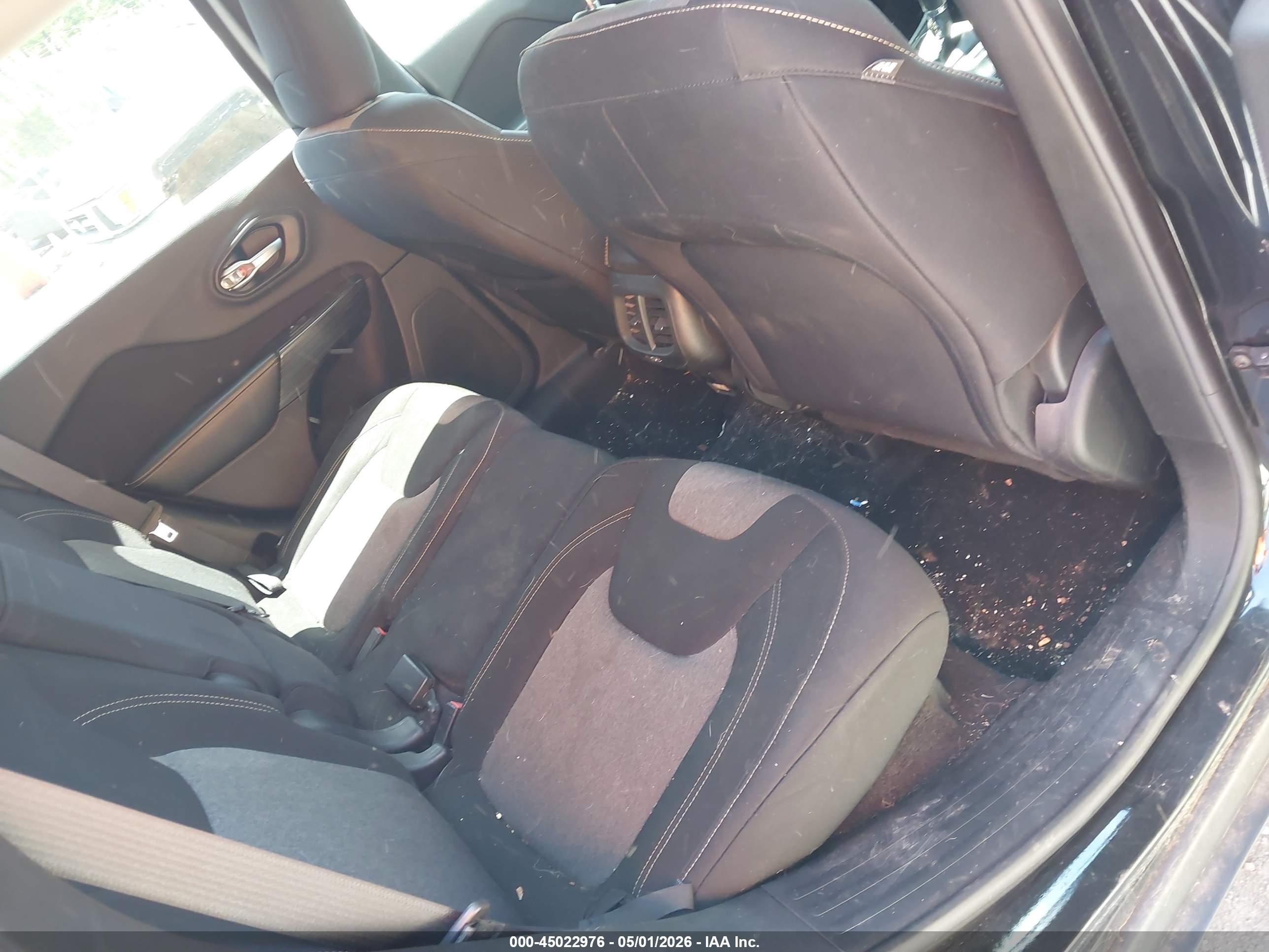 JEEP CHEROKEE image 8