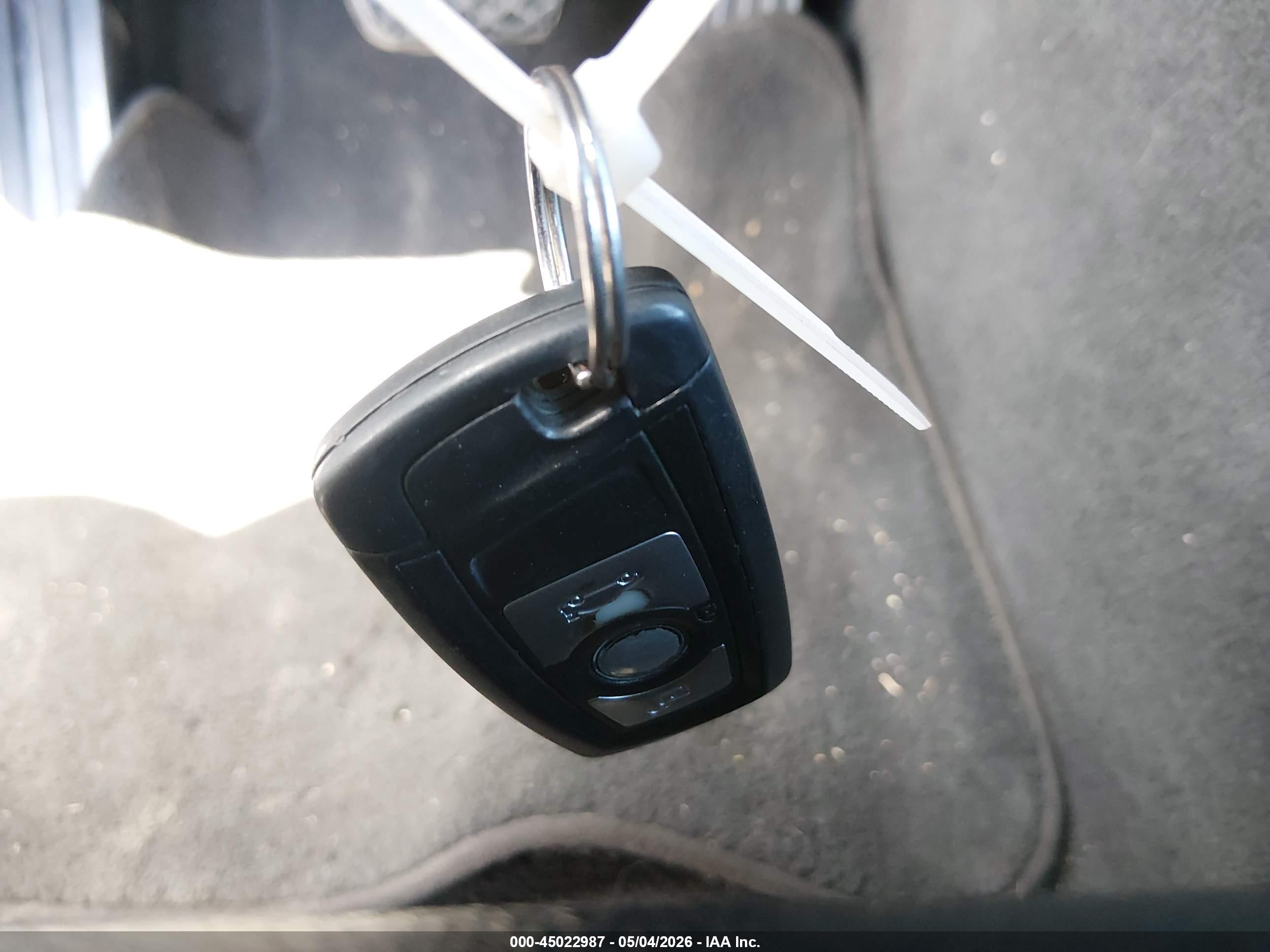 BMW 328I image 11
