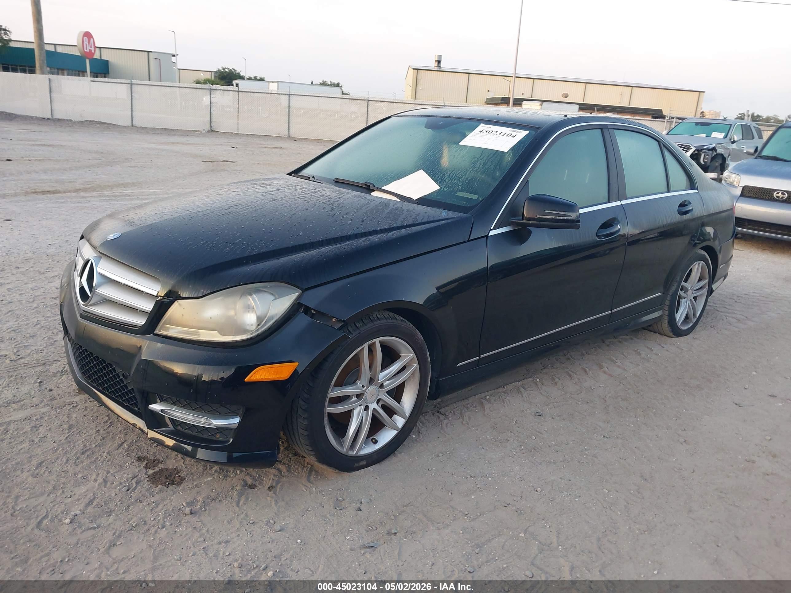 MERCEDES-BENZ C image 2