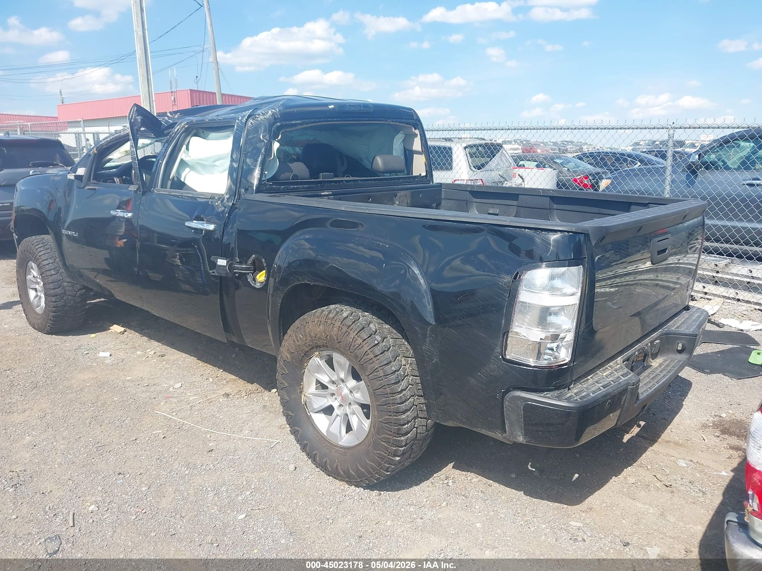 GMC SIERRA image 3