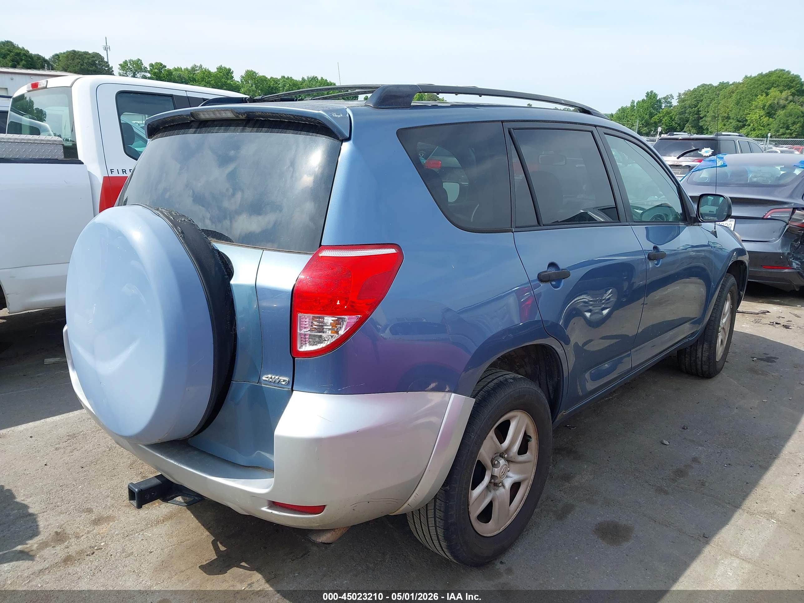 TOYOTA RAV4 image 4