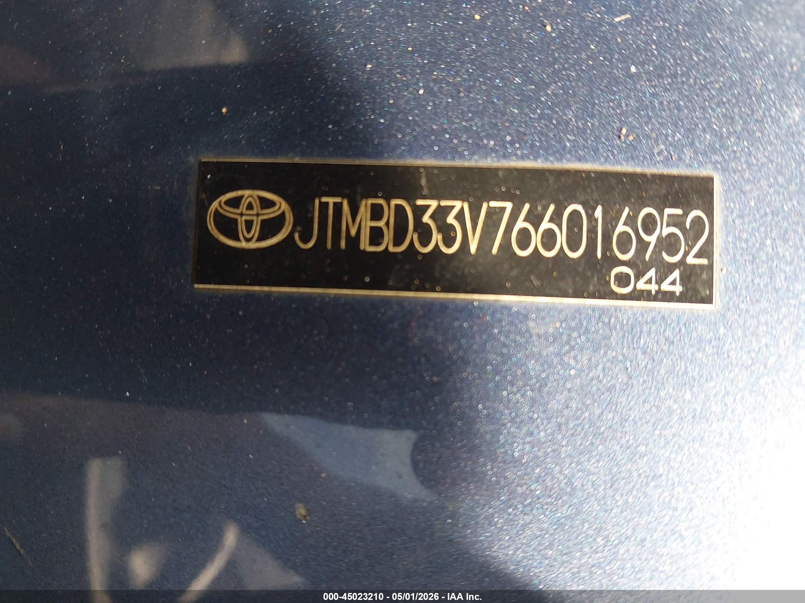TOYOTA RAV4 image 9