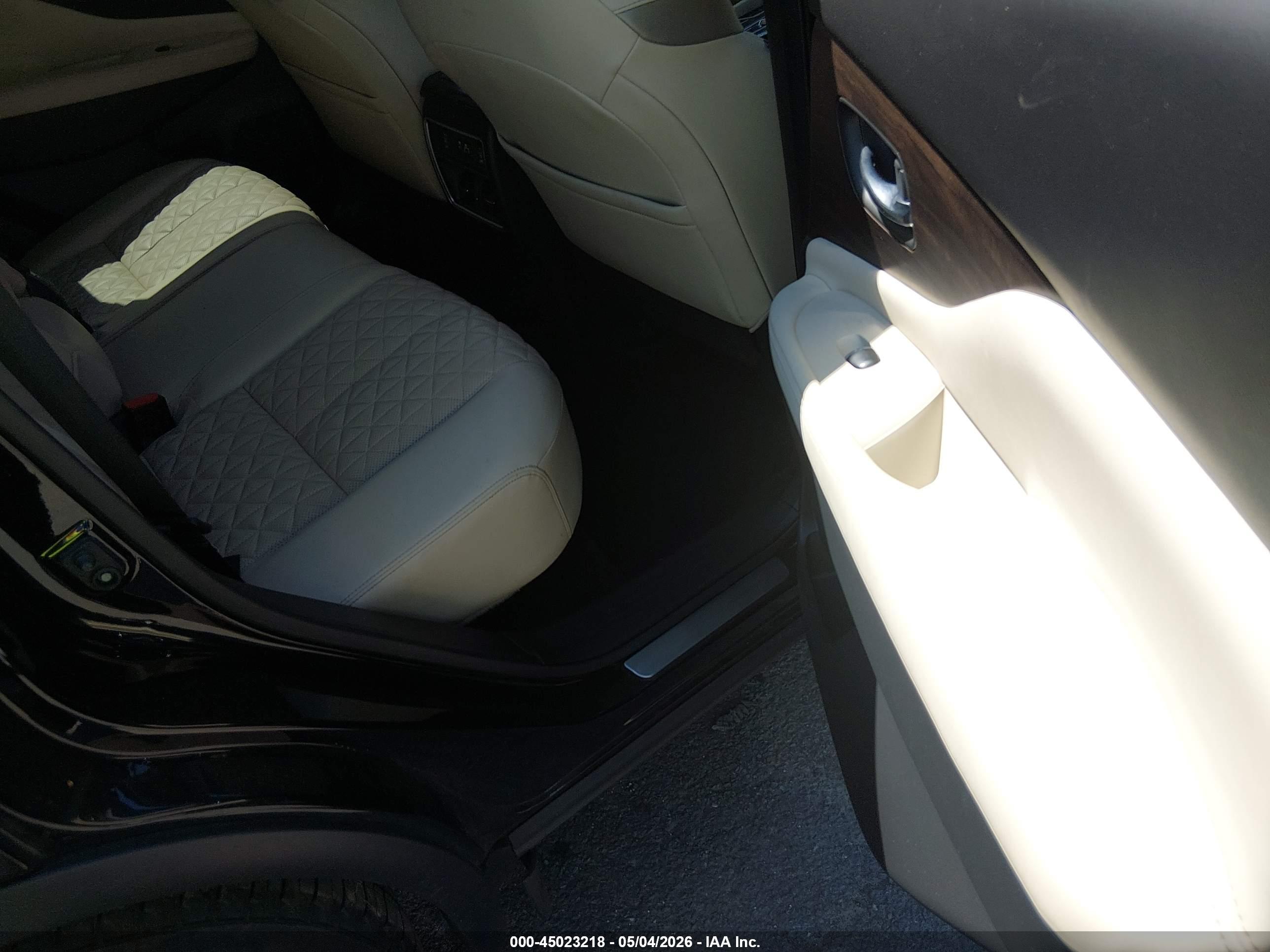 NISSAN MURANO image 8
