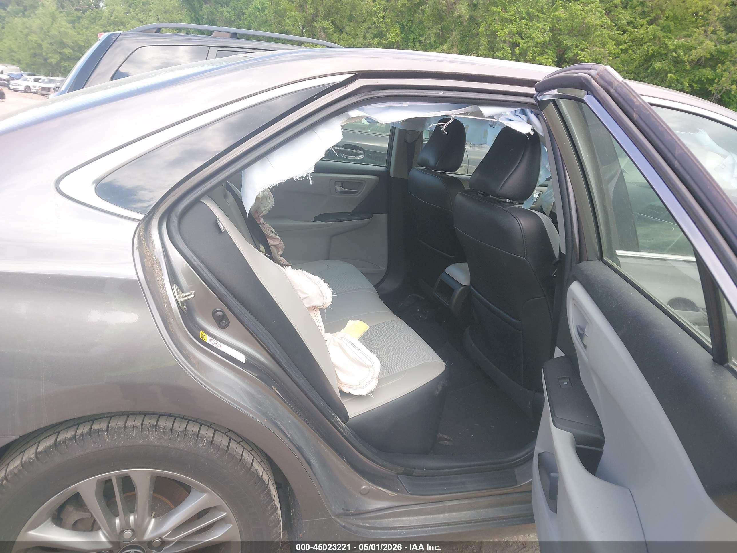 TOYOTA CAMRY image 8