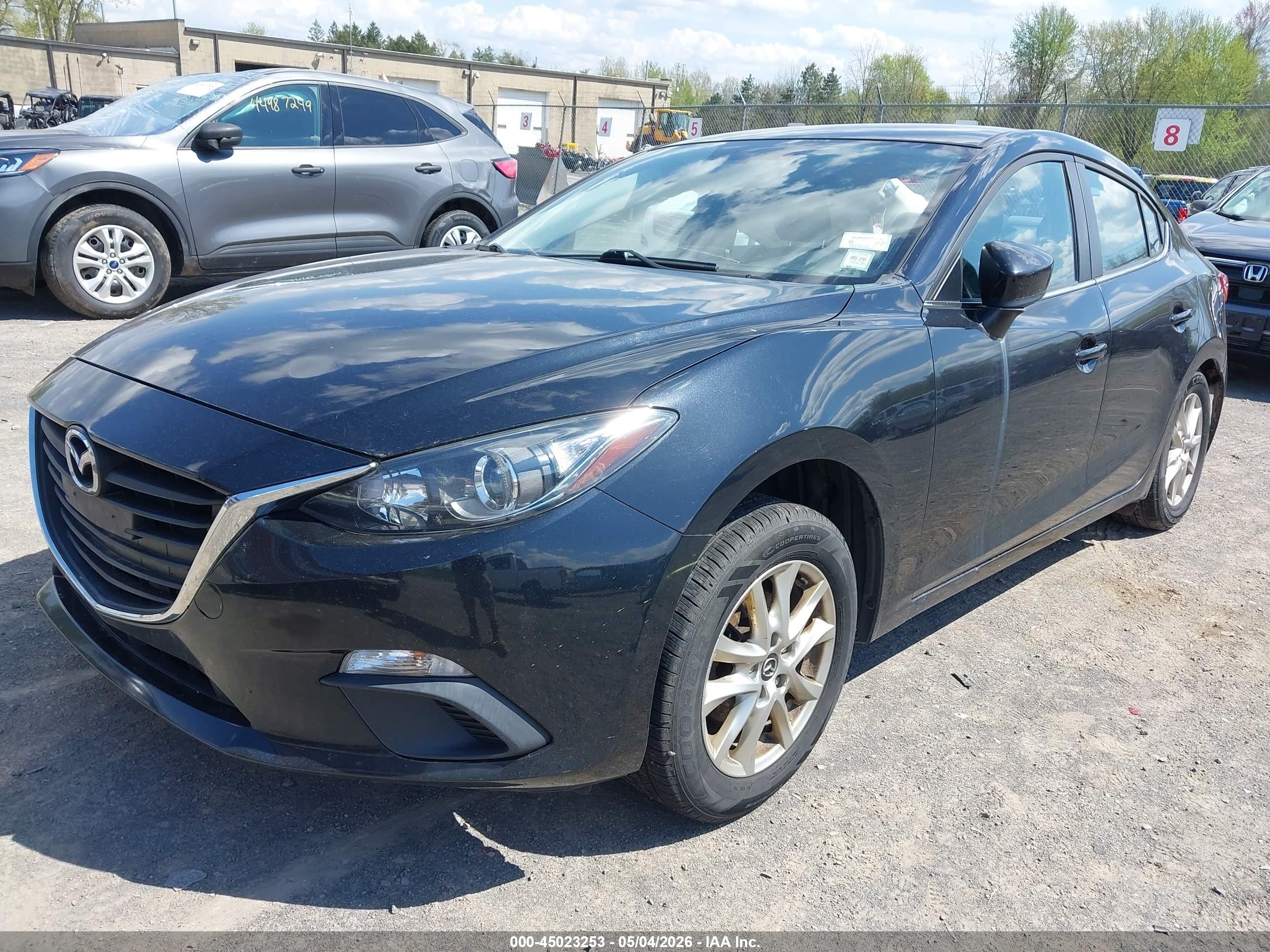 MAZDA MAZDA3 image 2