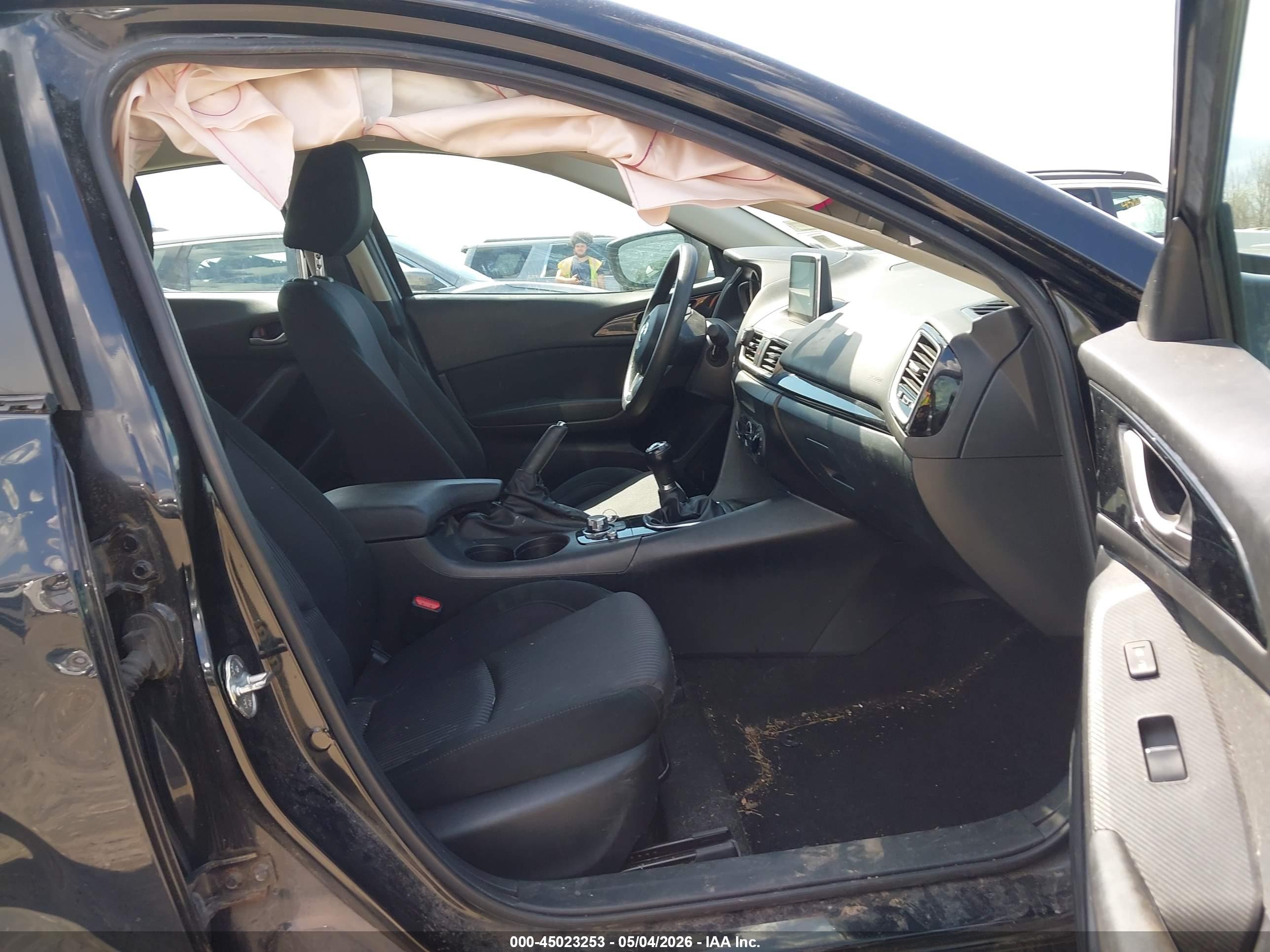 MAZDA MAZDA3 image 5