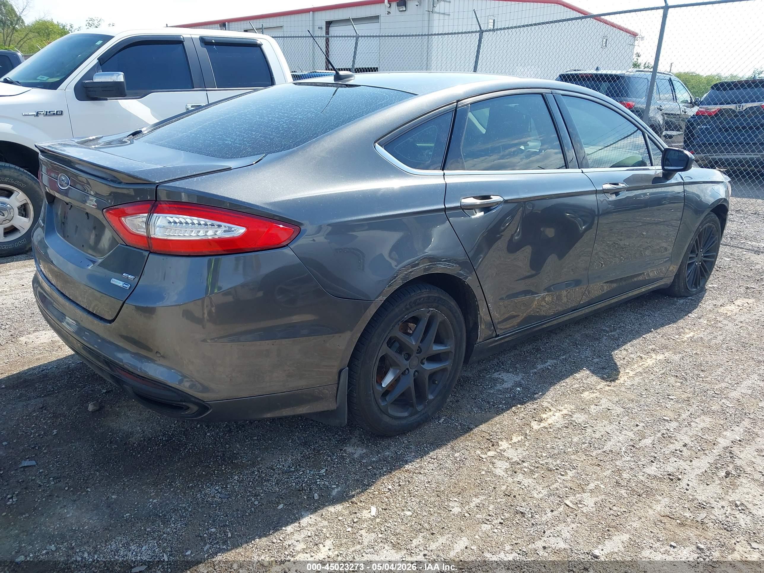 FORD FUSION image 4