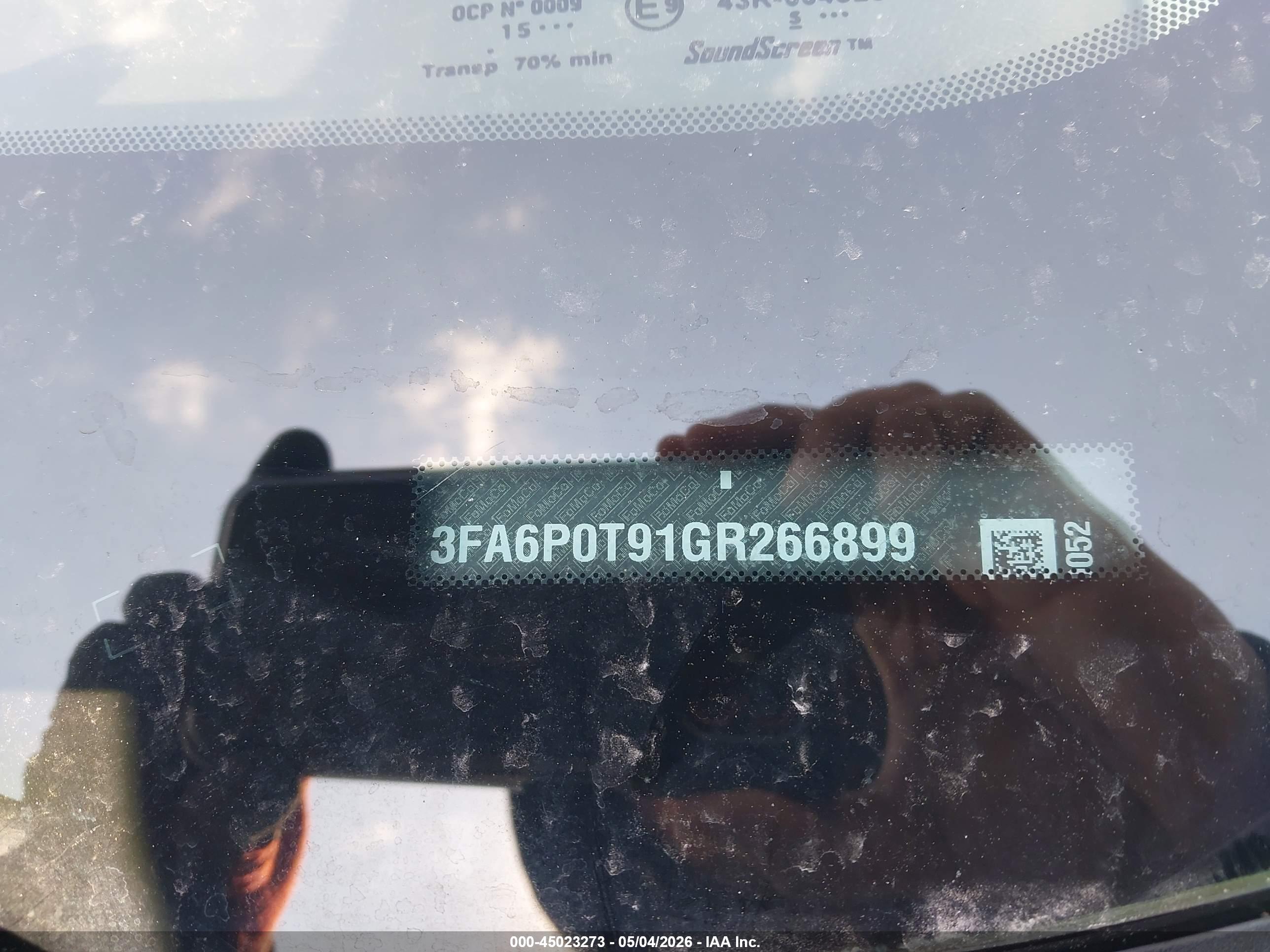 FORD FUSION image 9