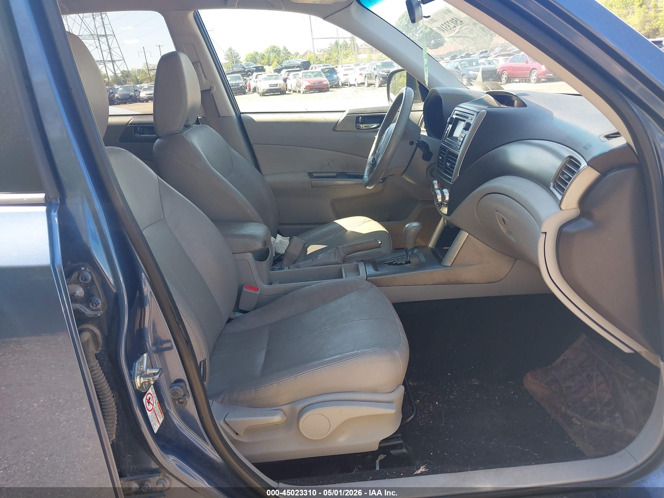 SUBARU FORESTER image 5