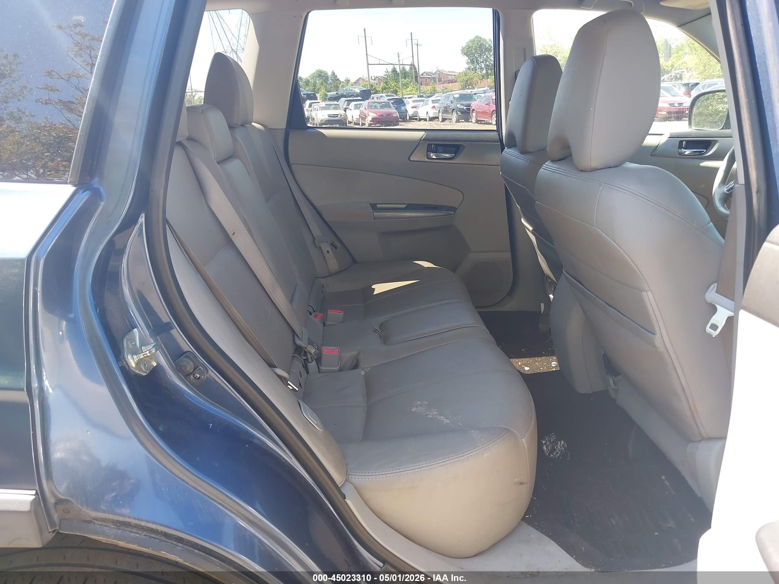 SUBARU FORESTER image 8
