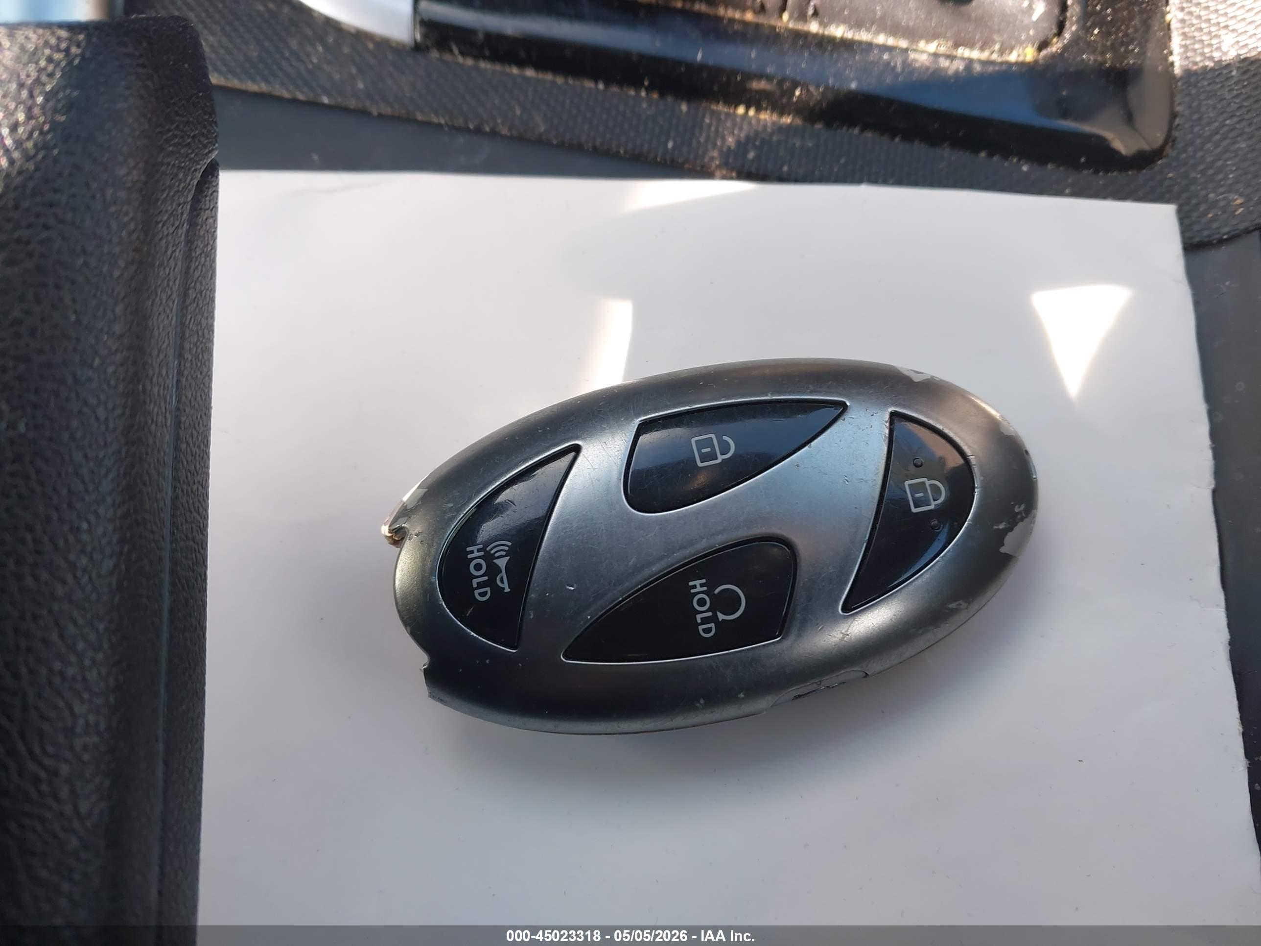 HYUNDAI ELANTRA image 11