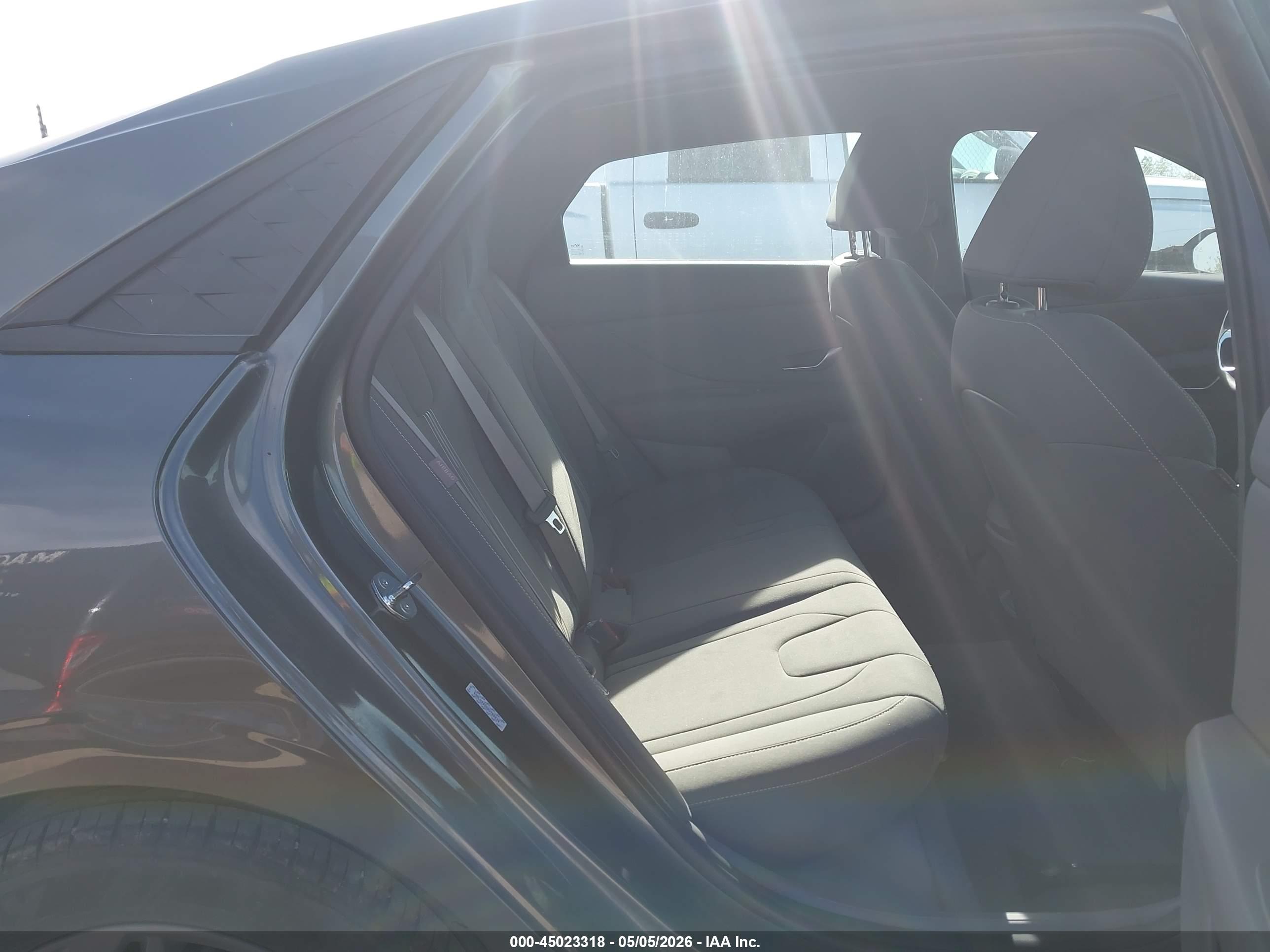 HYUNDAI ELANTRA image 8