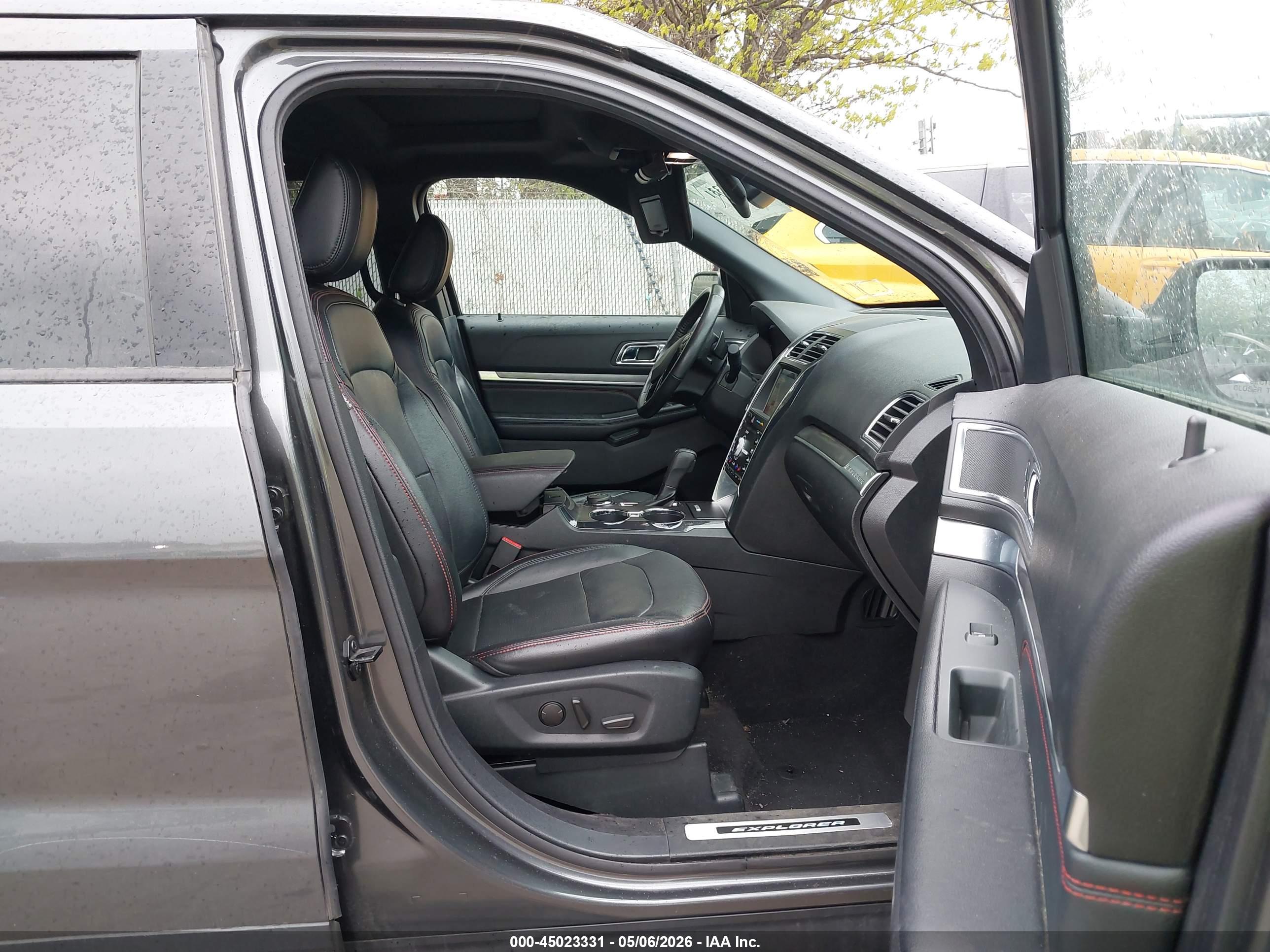 FORD EXPLORER image 5