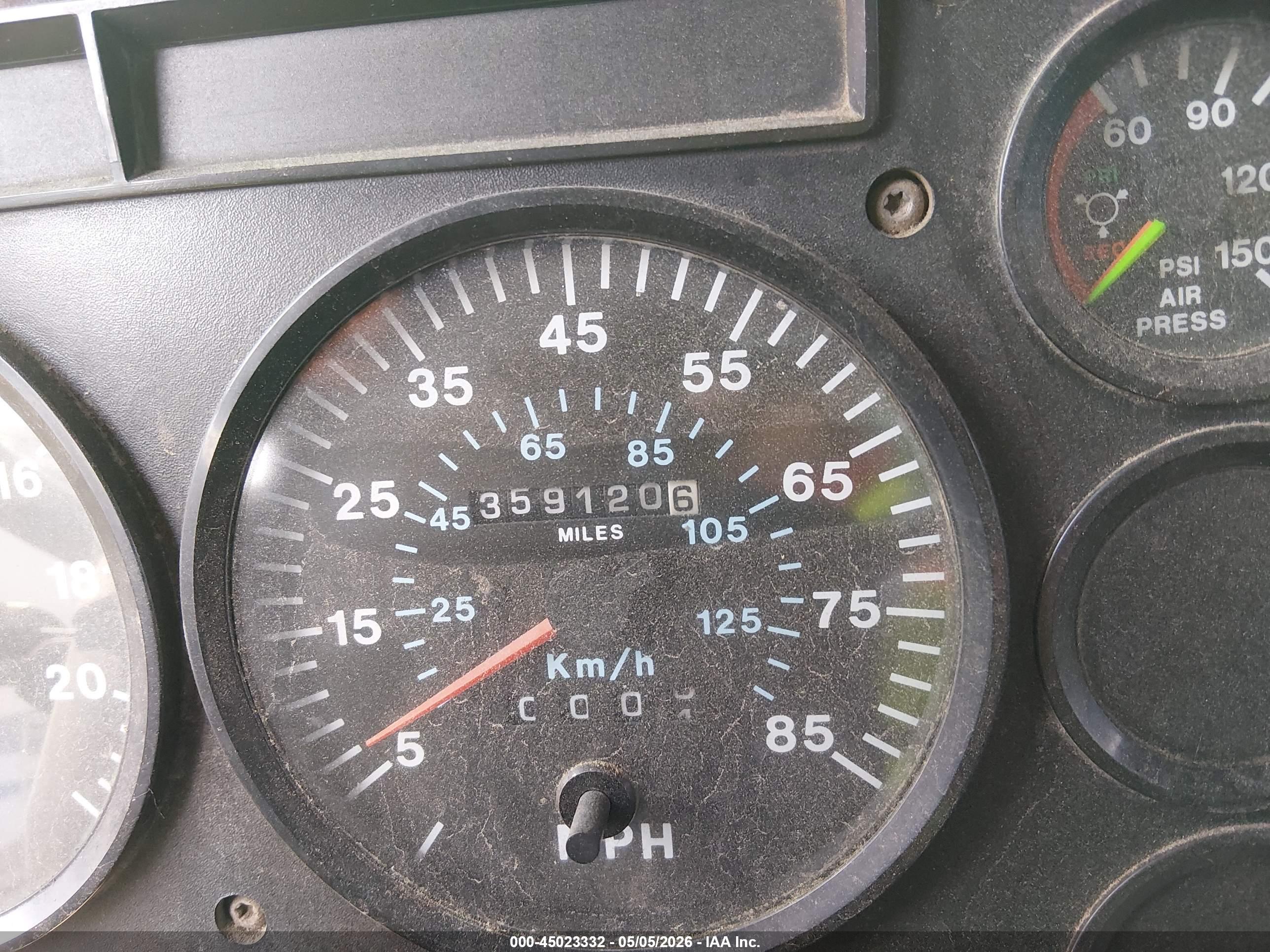 MACK 700 image 6