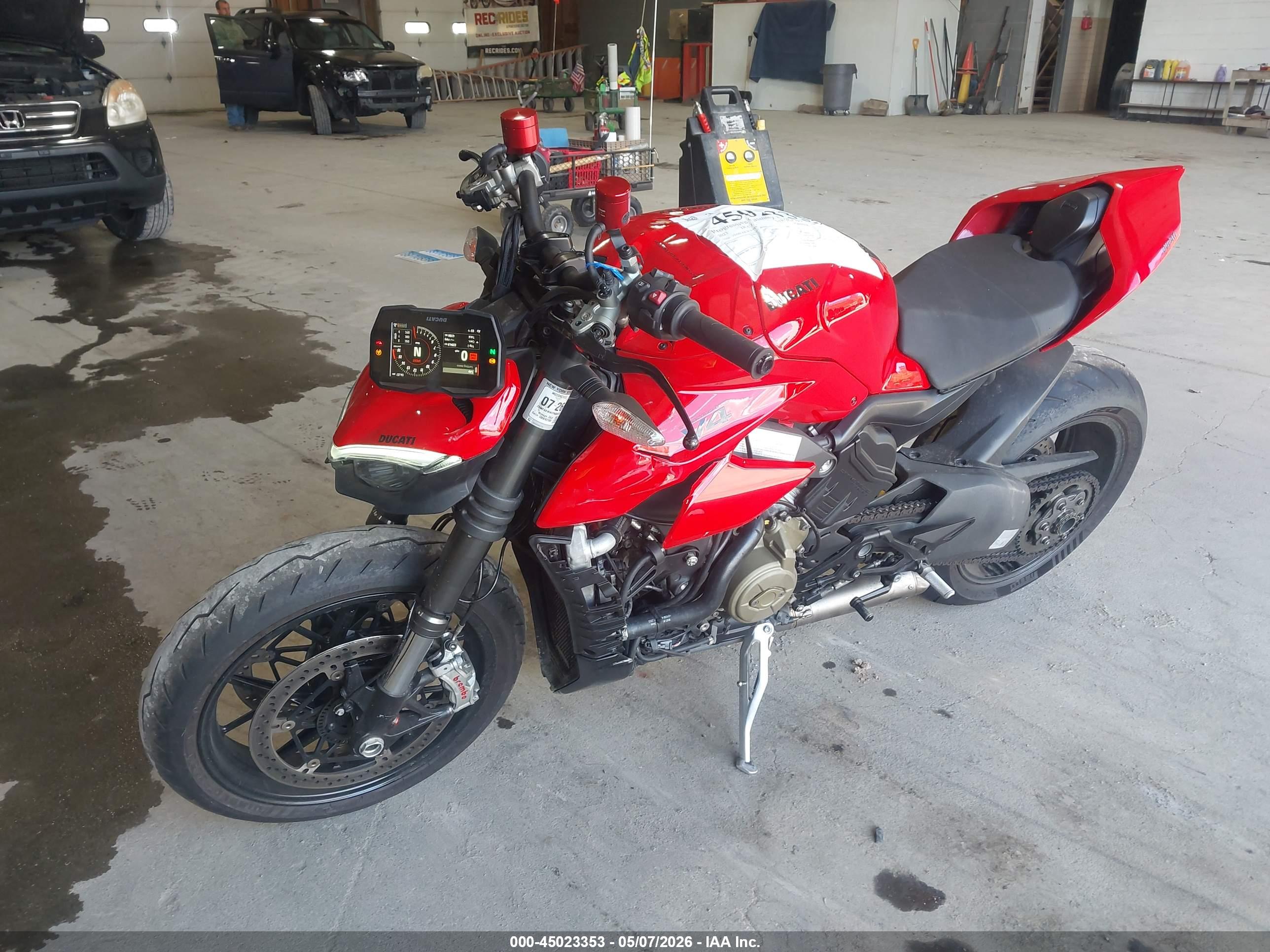DUCATI STREETFIGHTER image 2