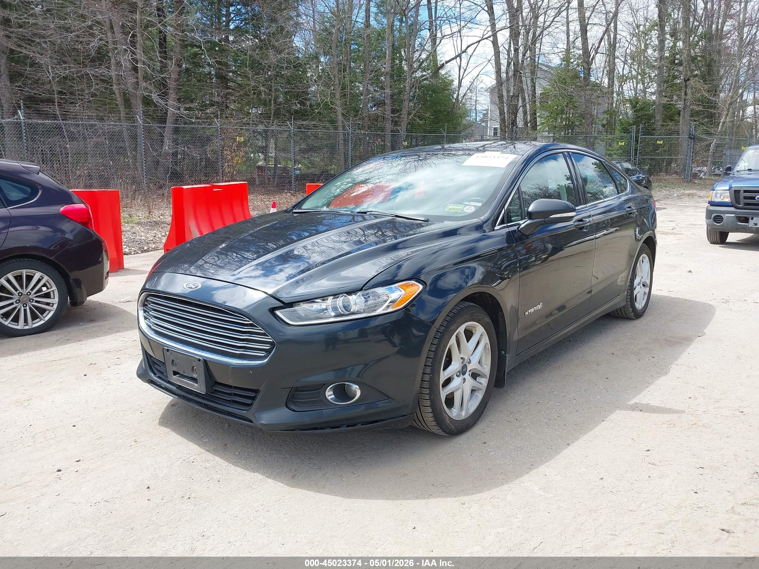 FORD FUSION image 2