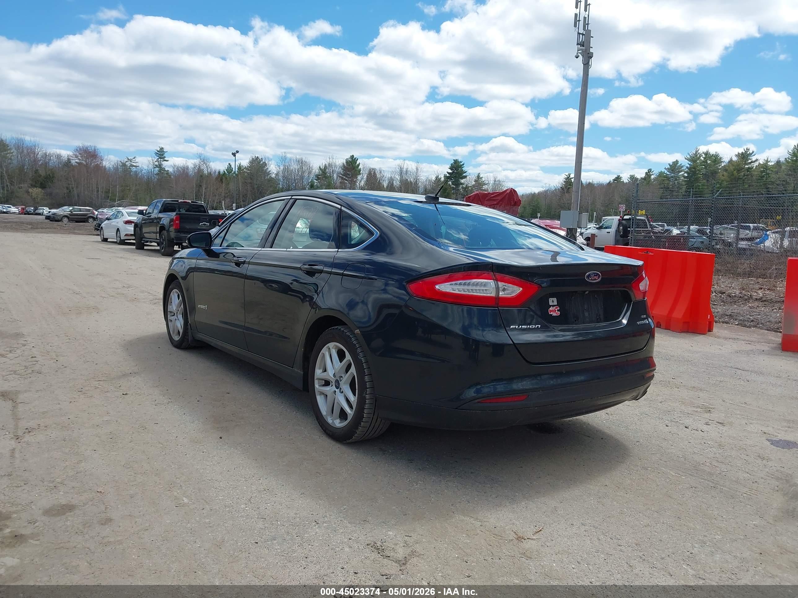 FORD FUSION image 3