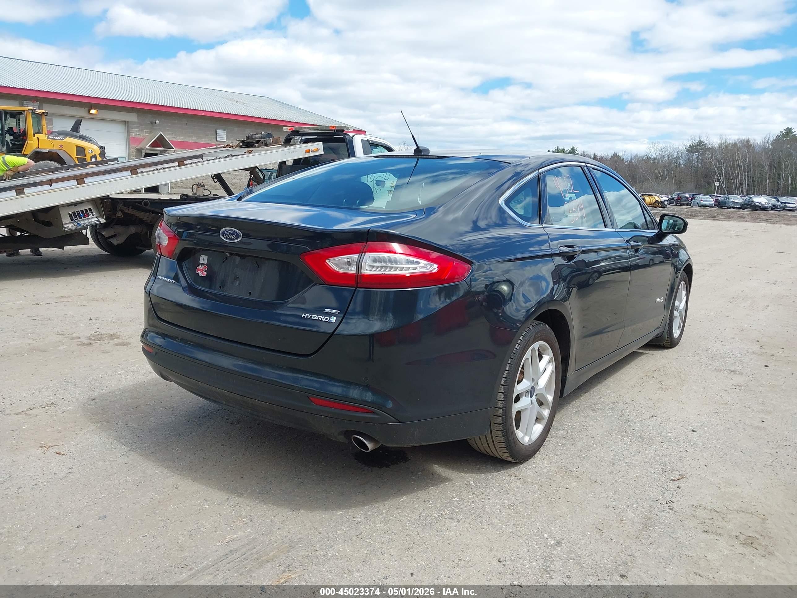FORD FUSION image 4