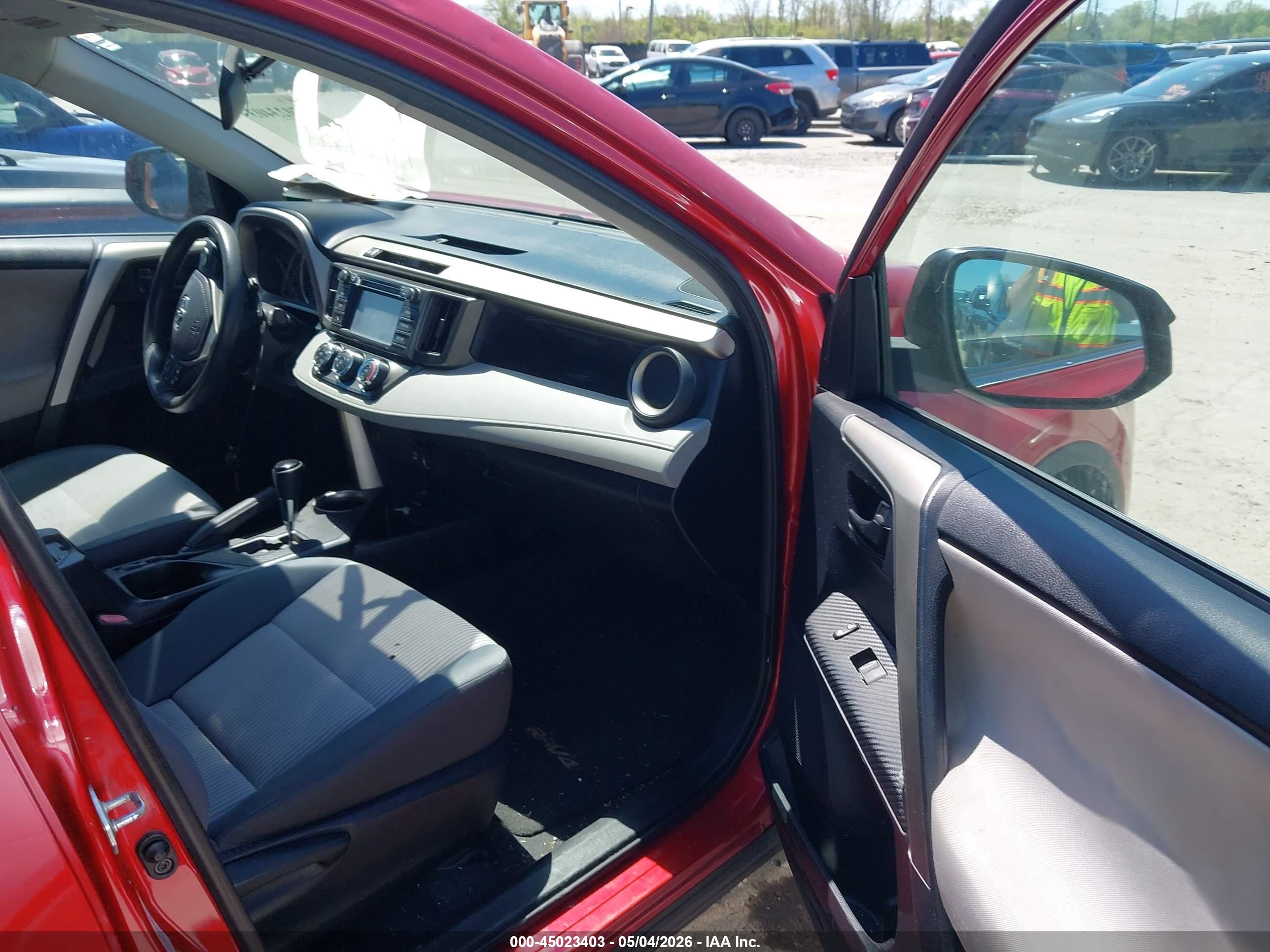 TOYOTA RAV4 image 5