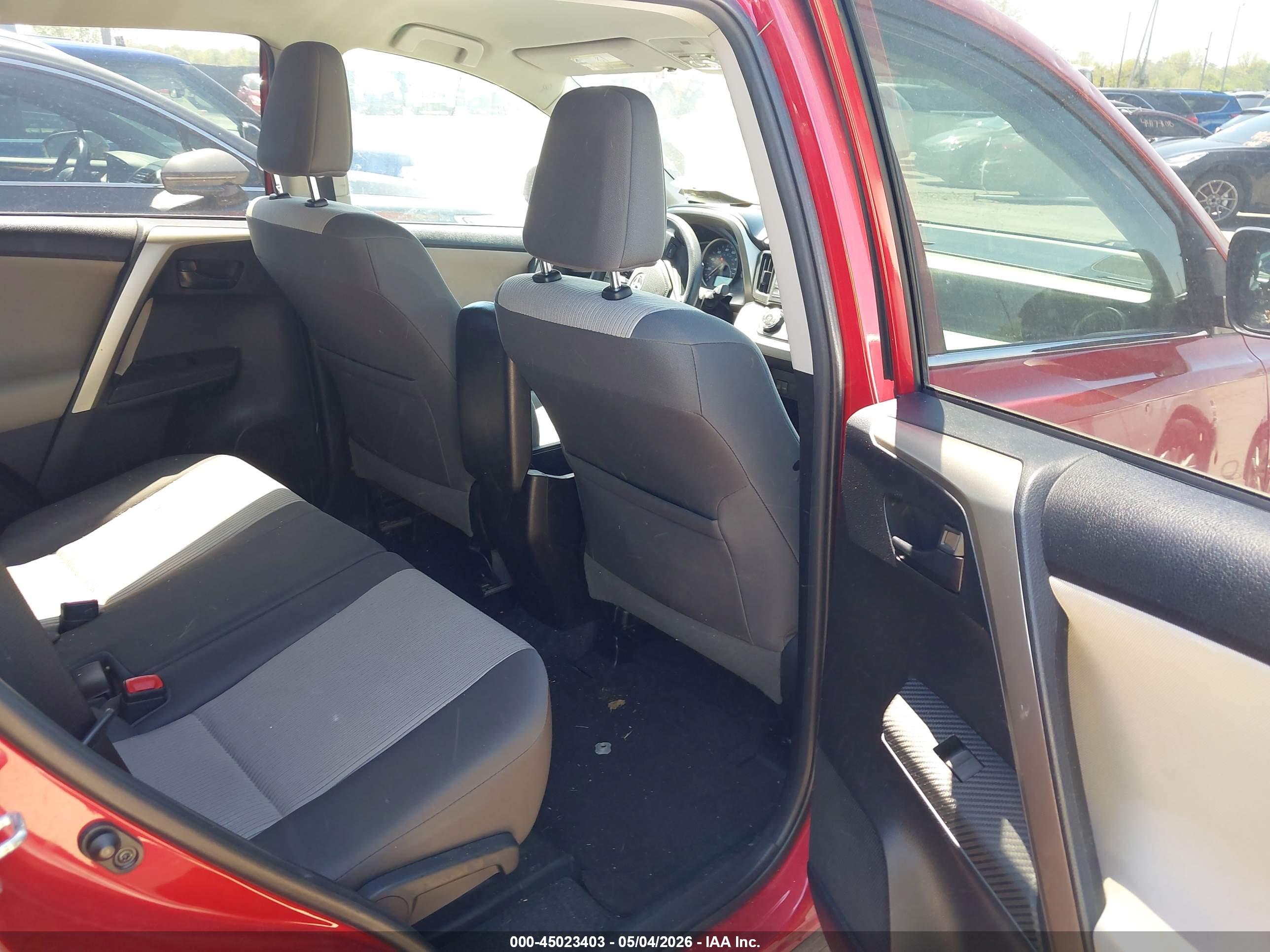 TOYOTA RAV4 image 8