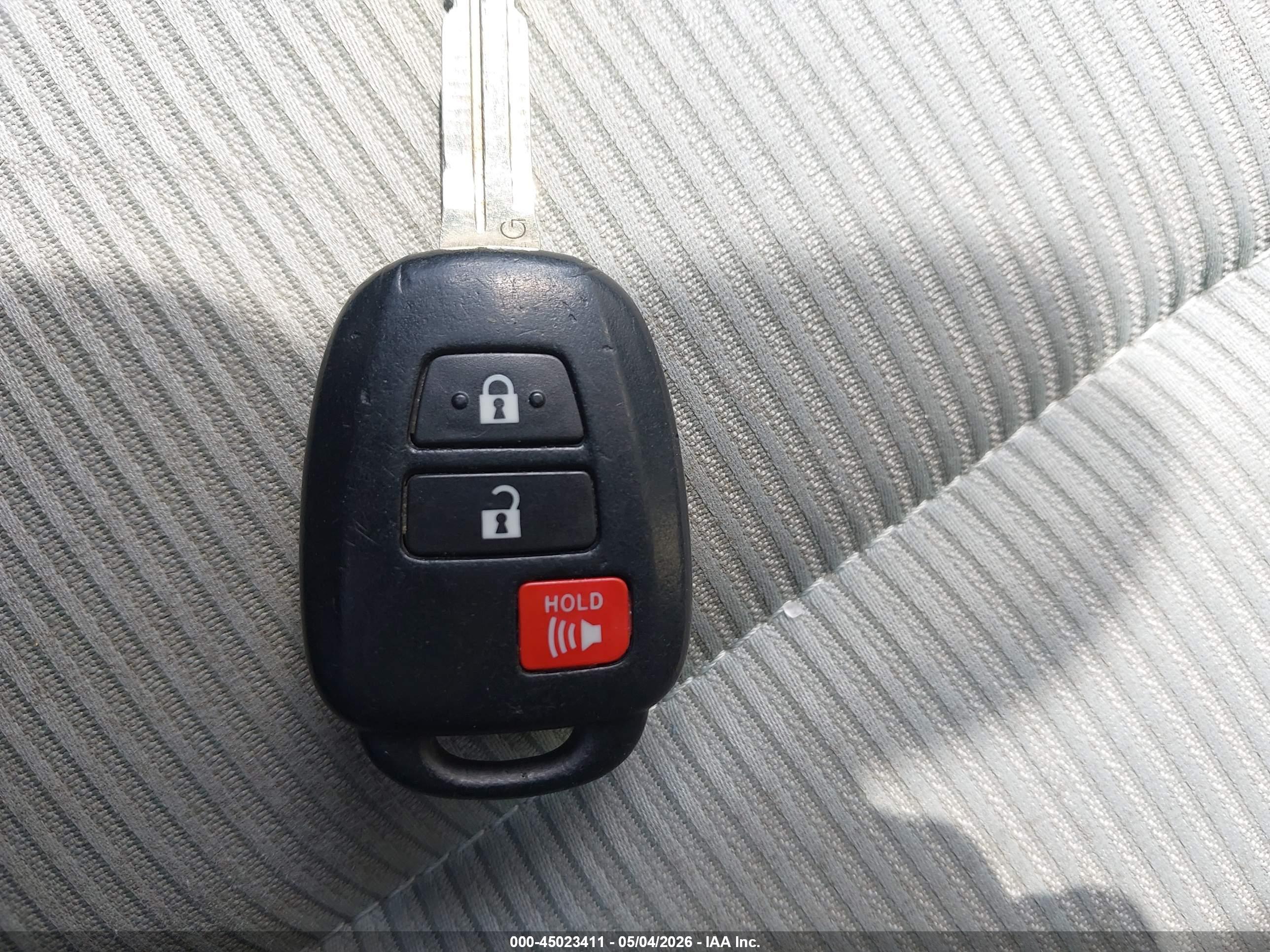 TOYOTA PRIUS image 11