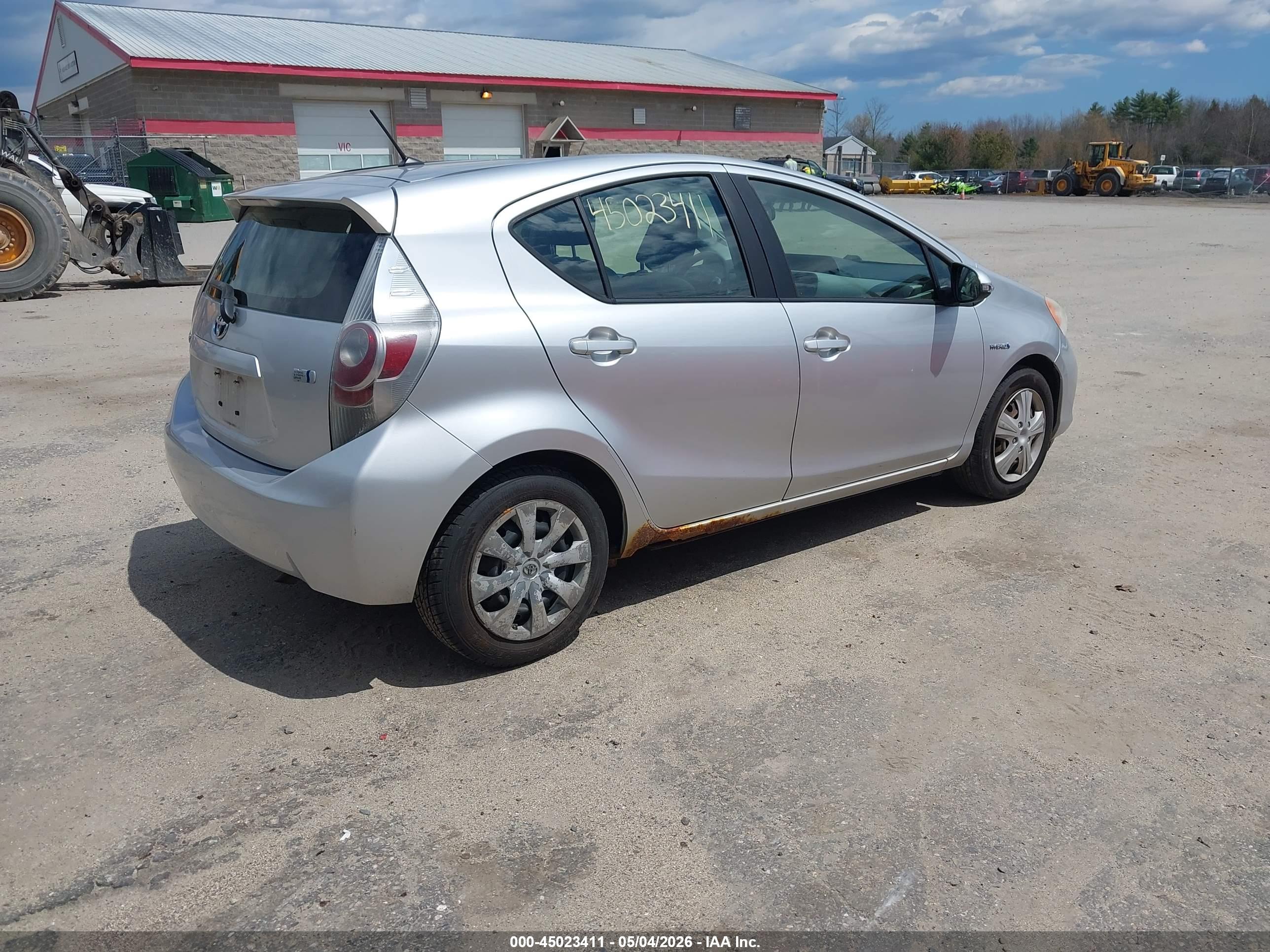 TOYOTA PRIUS image 4