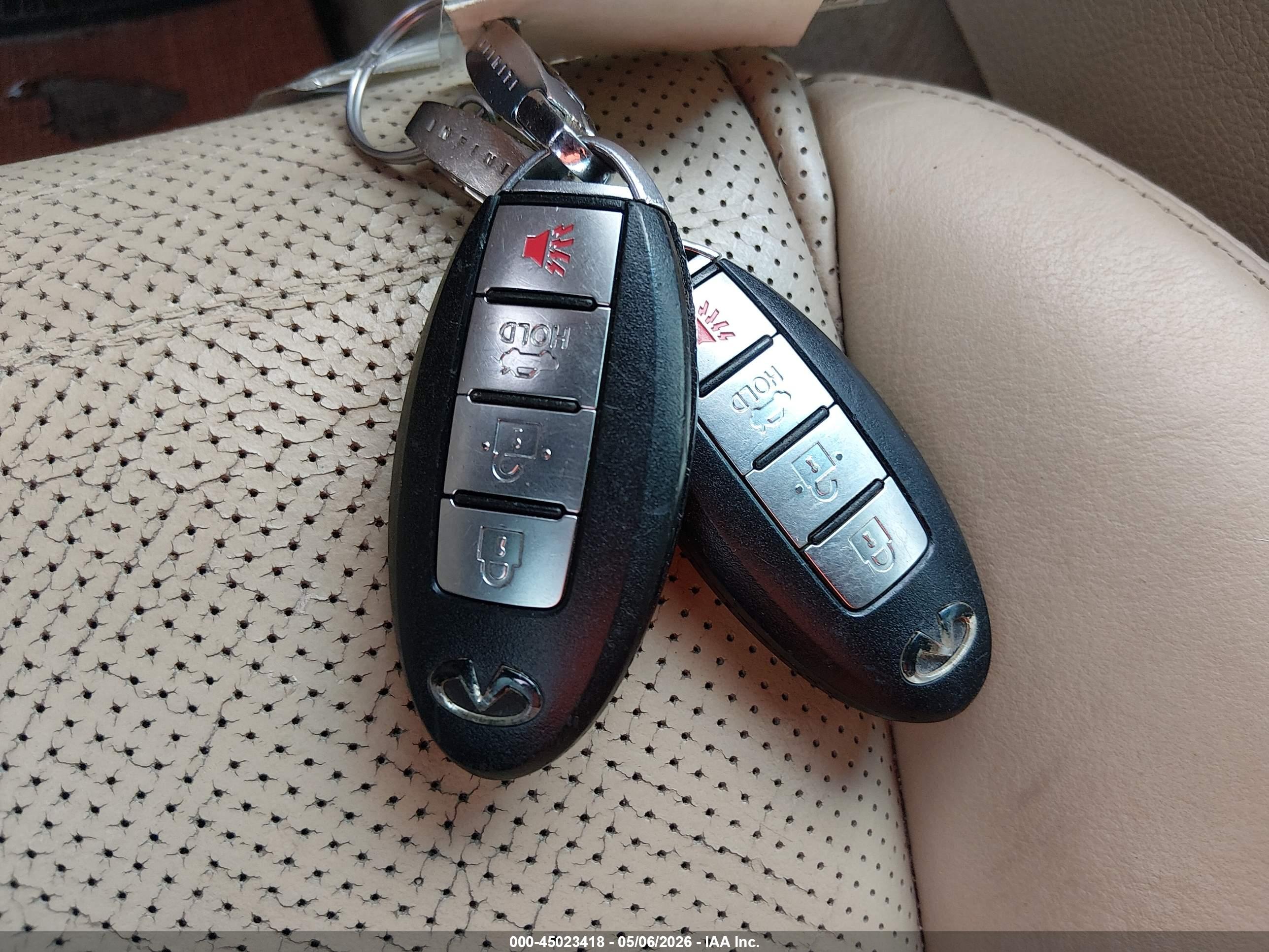 INFINITI M45 image 11