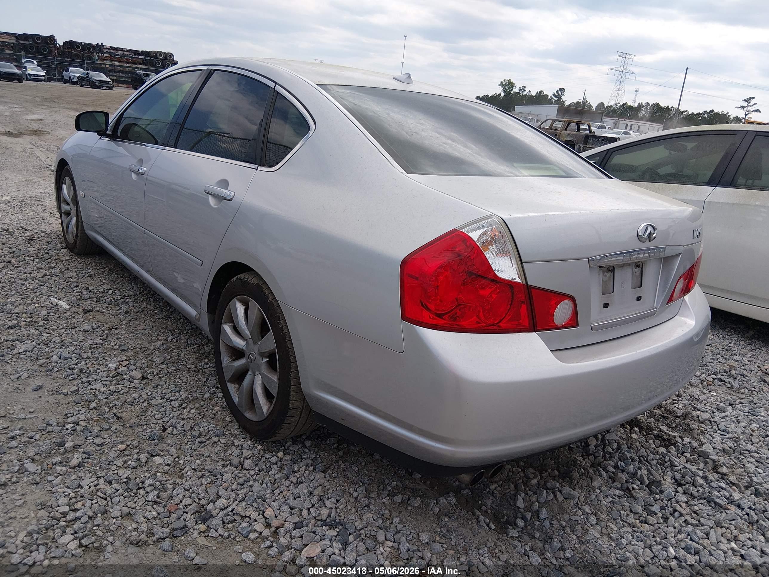 INFINITI M45 image 3