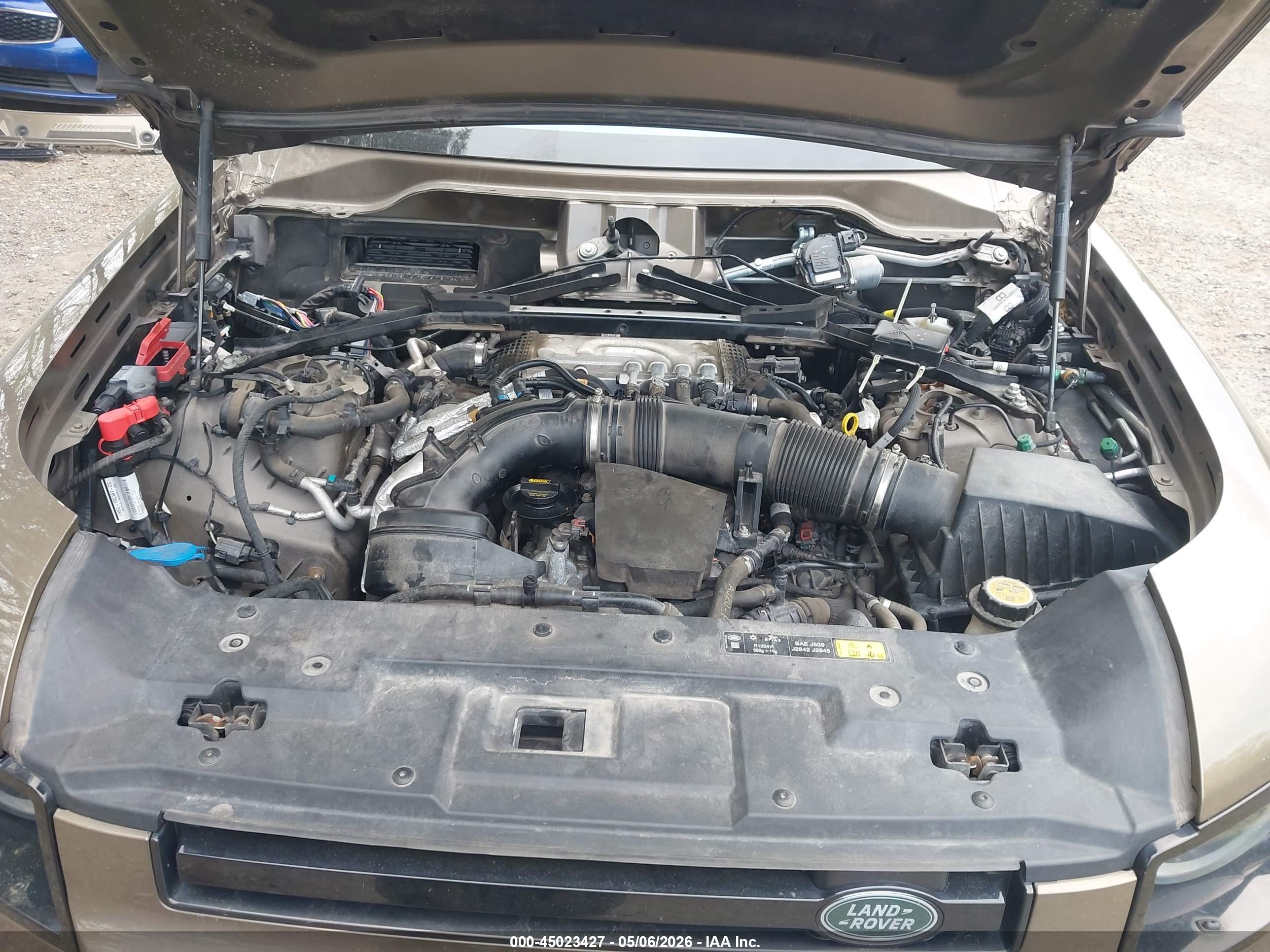 LAND ROVER image 10