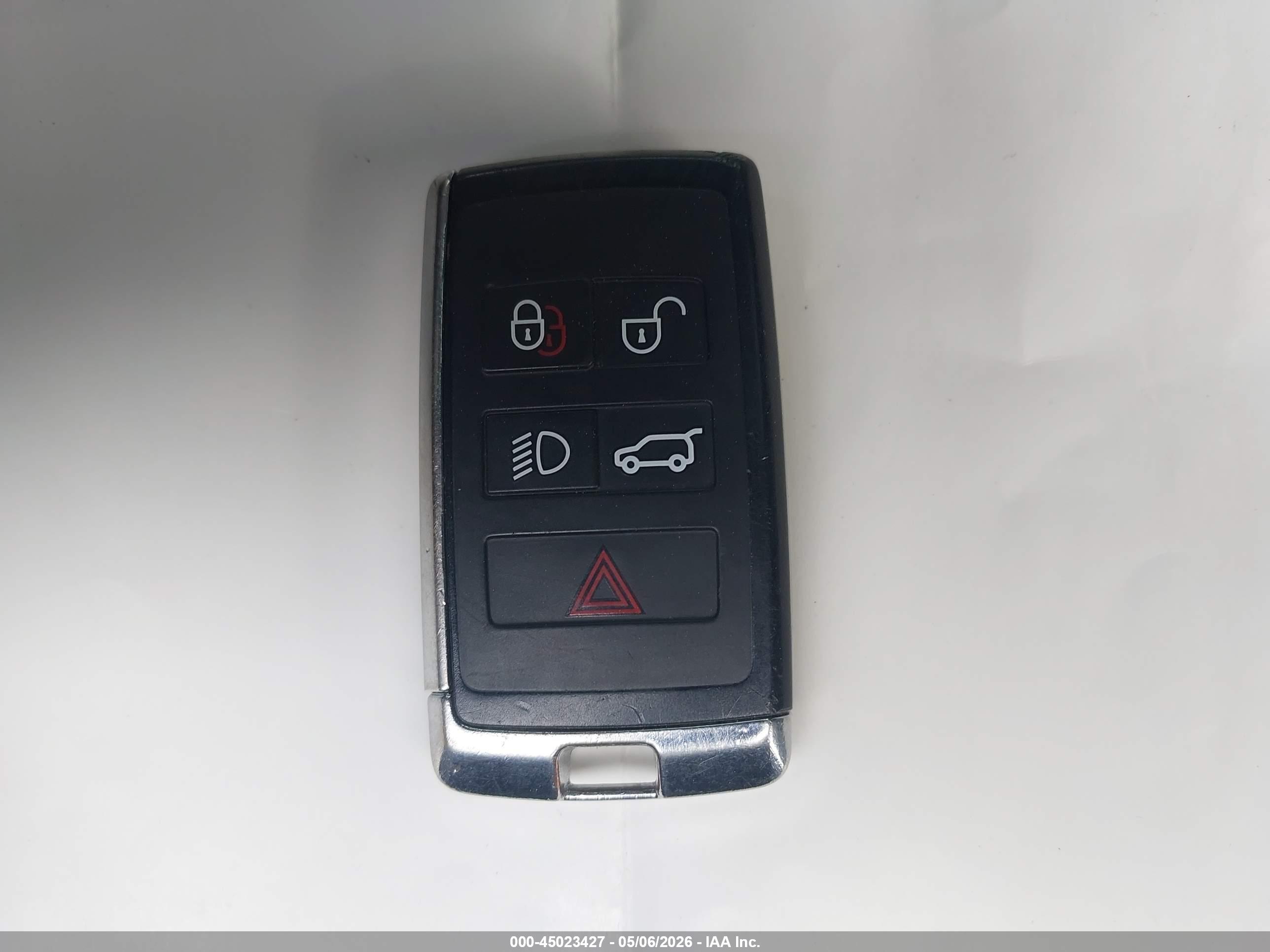 LAND ROVER image 11