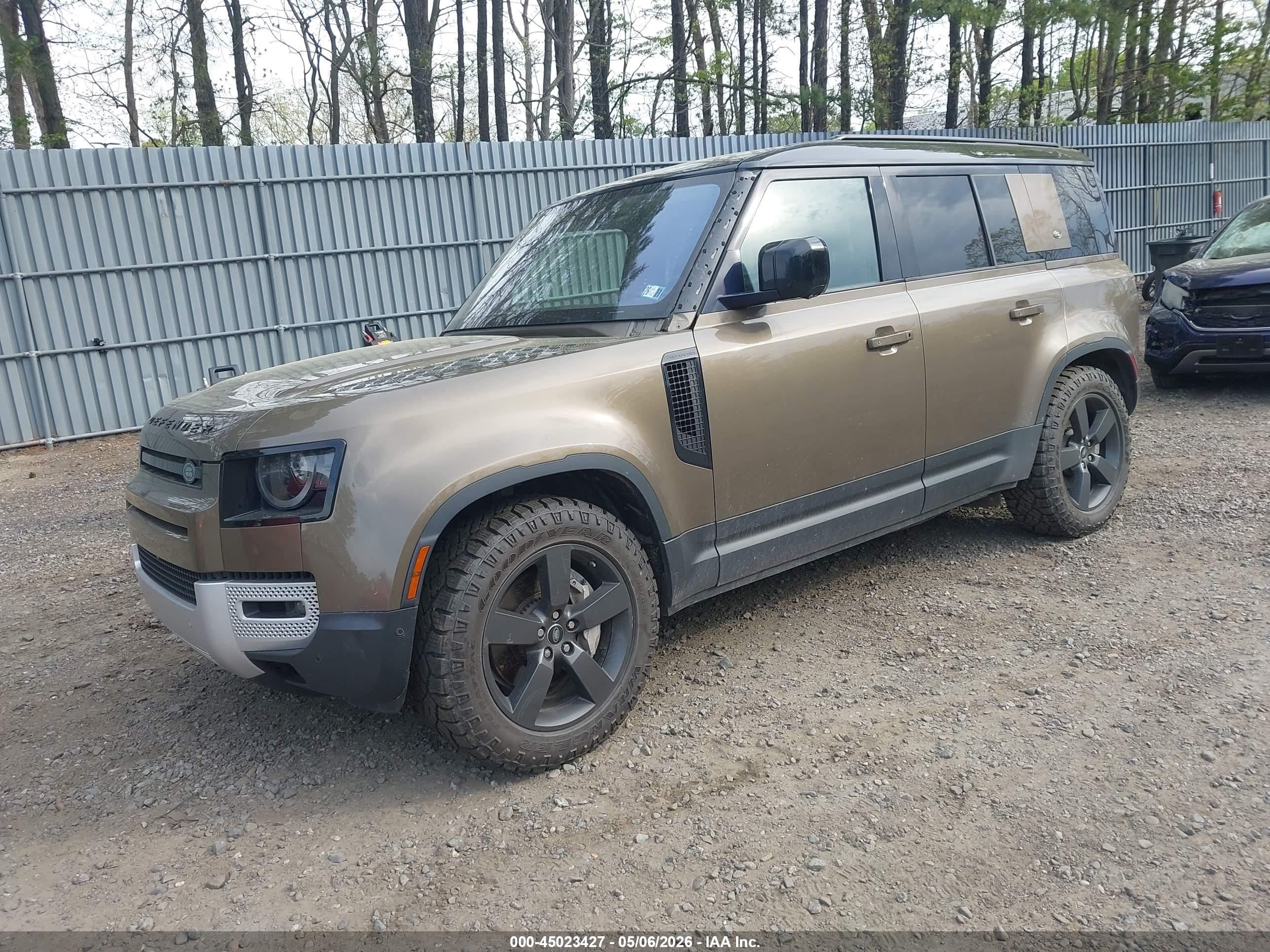 LAND ROVER image 2