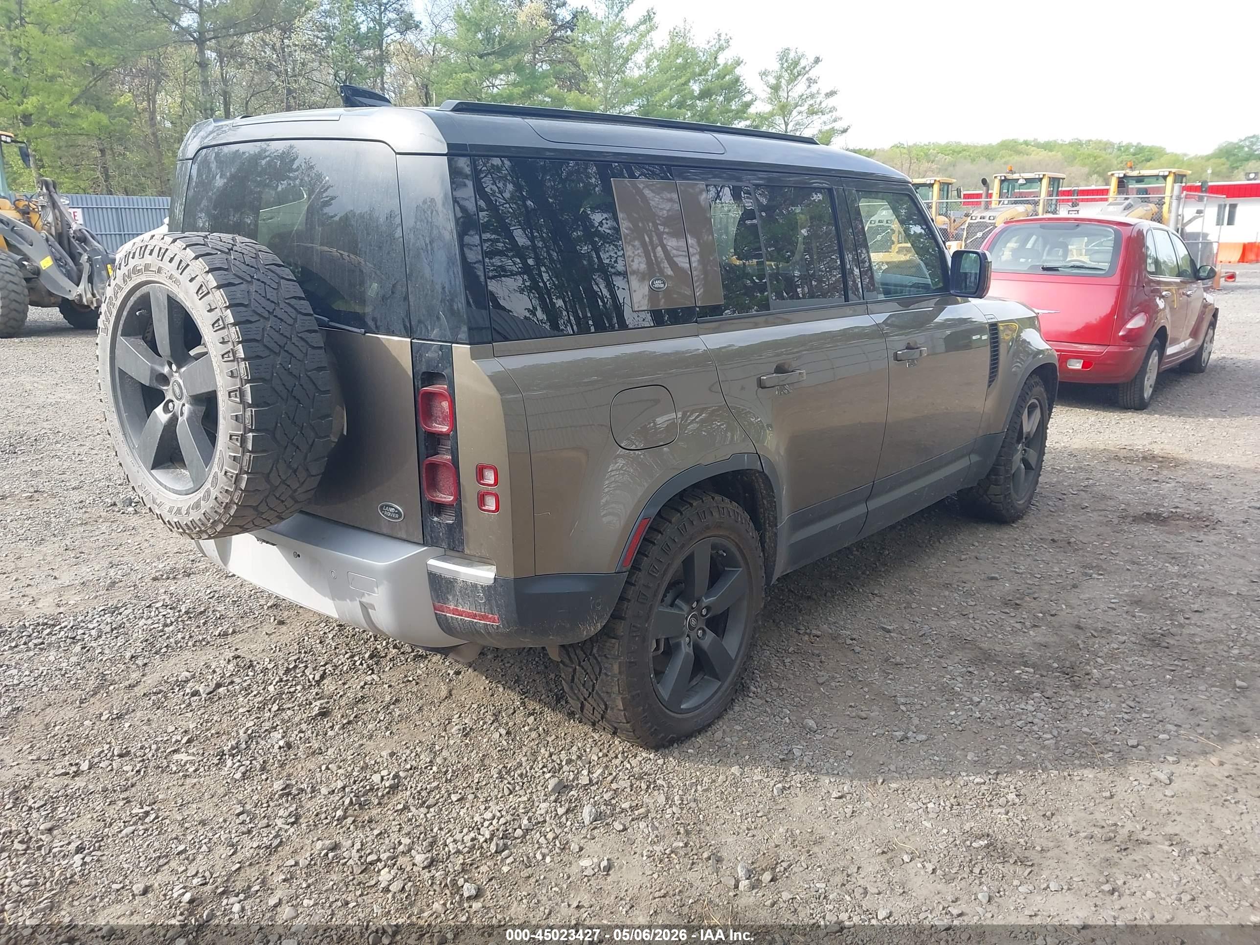 LAND ROVER image 4