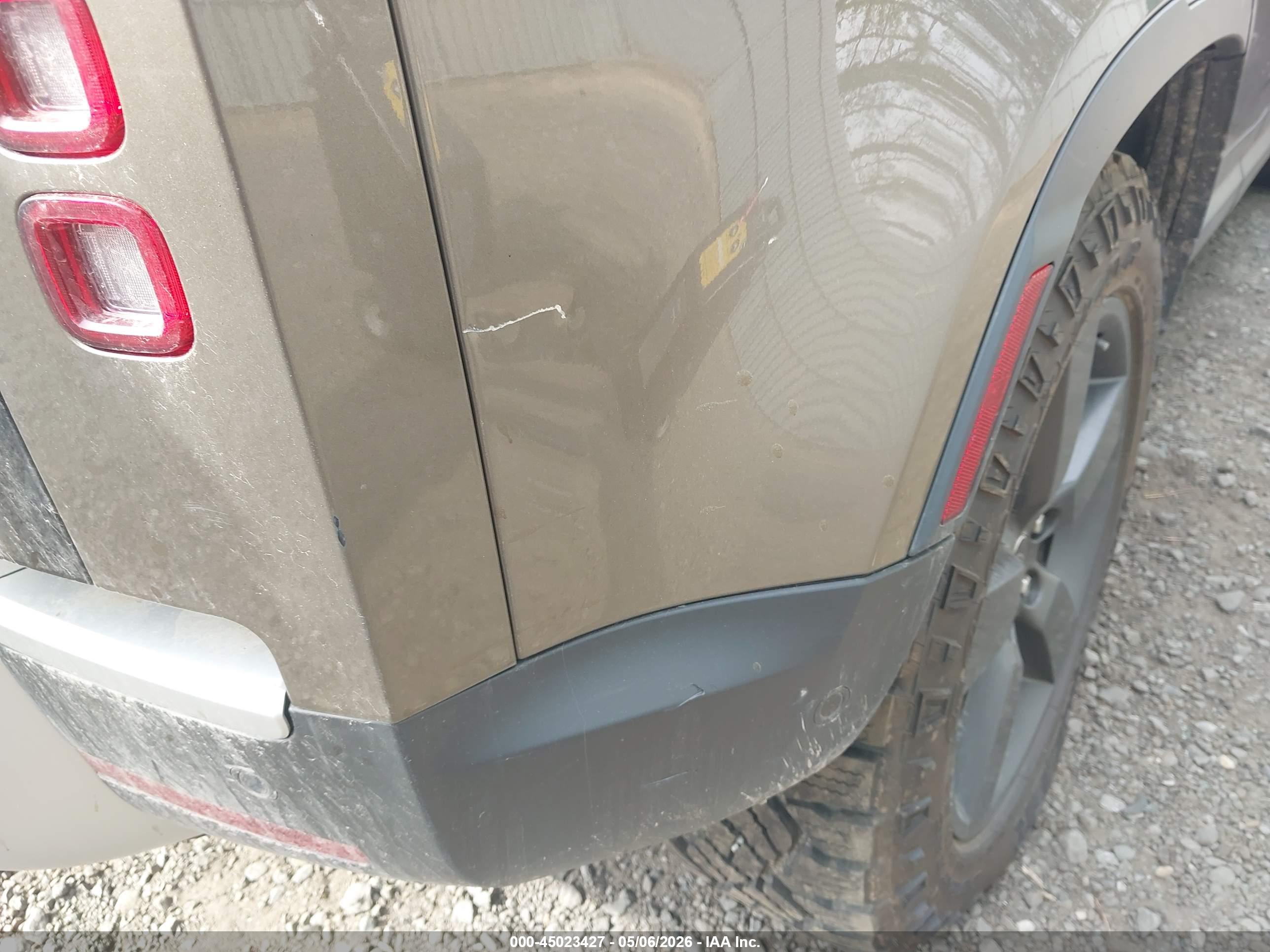 LAND ROVER image 6
