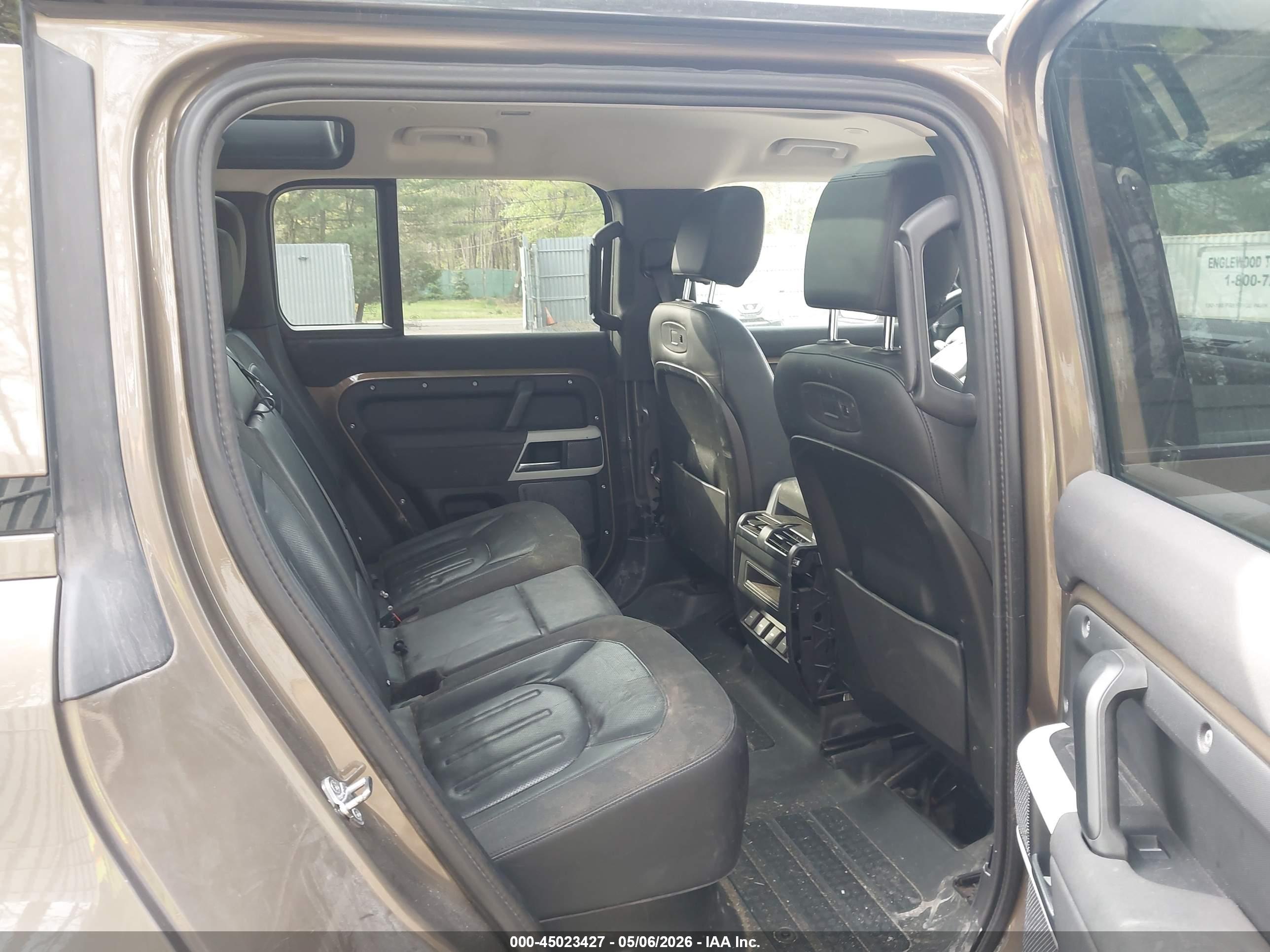 LAND ROVER image 8