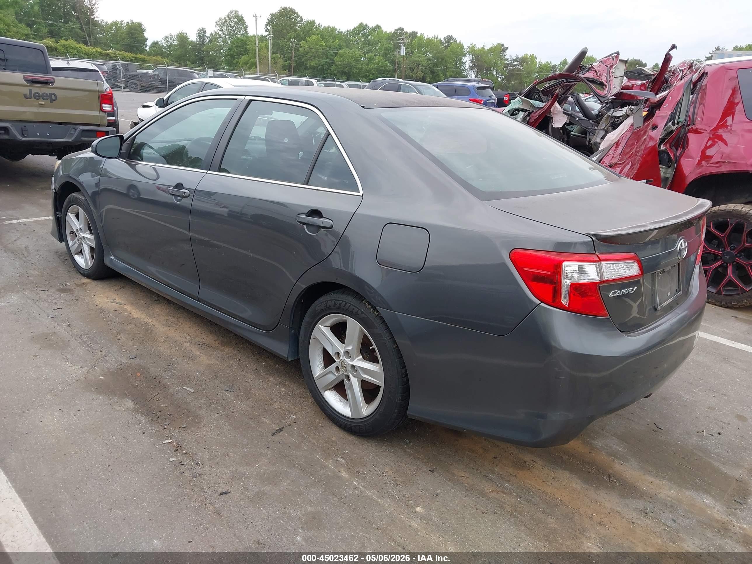 TOYOTA CAMRY image 3