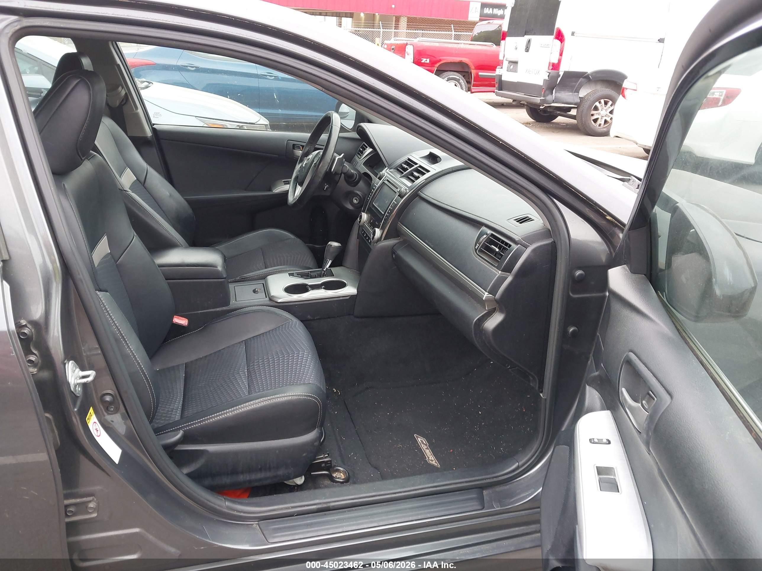 TOYOTA CAMRY image 5