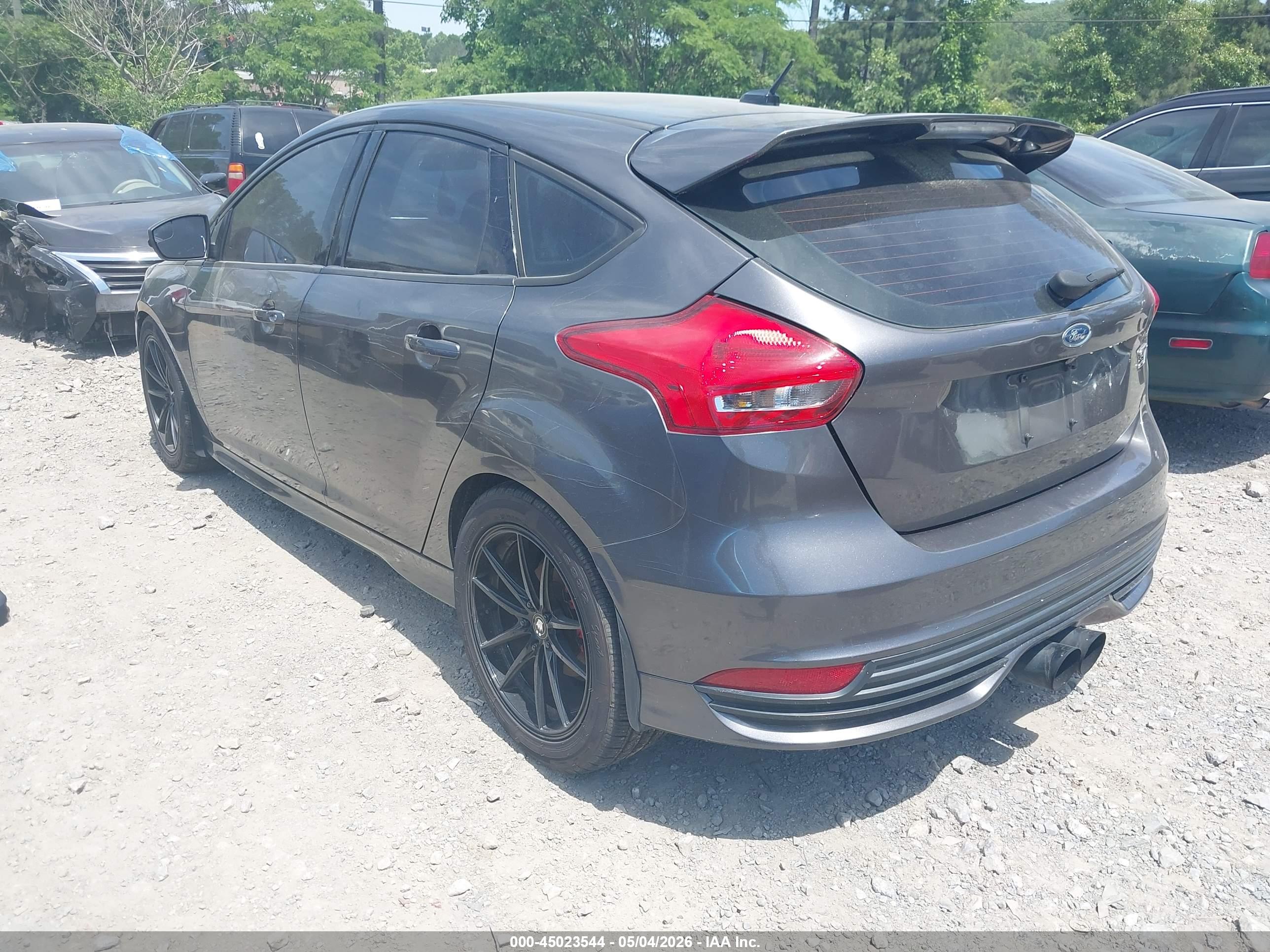 FORD FOCUS image 3