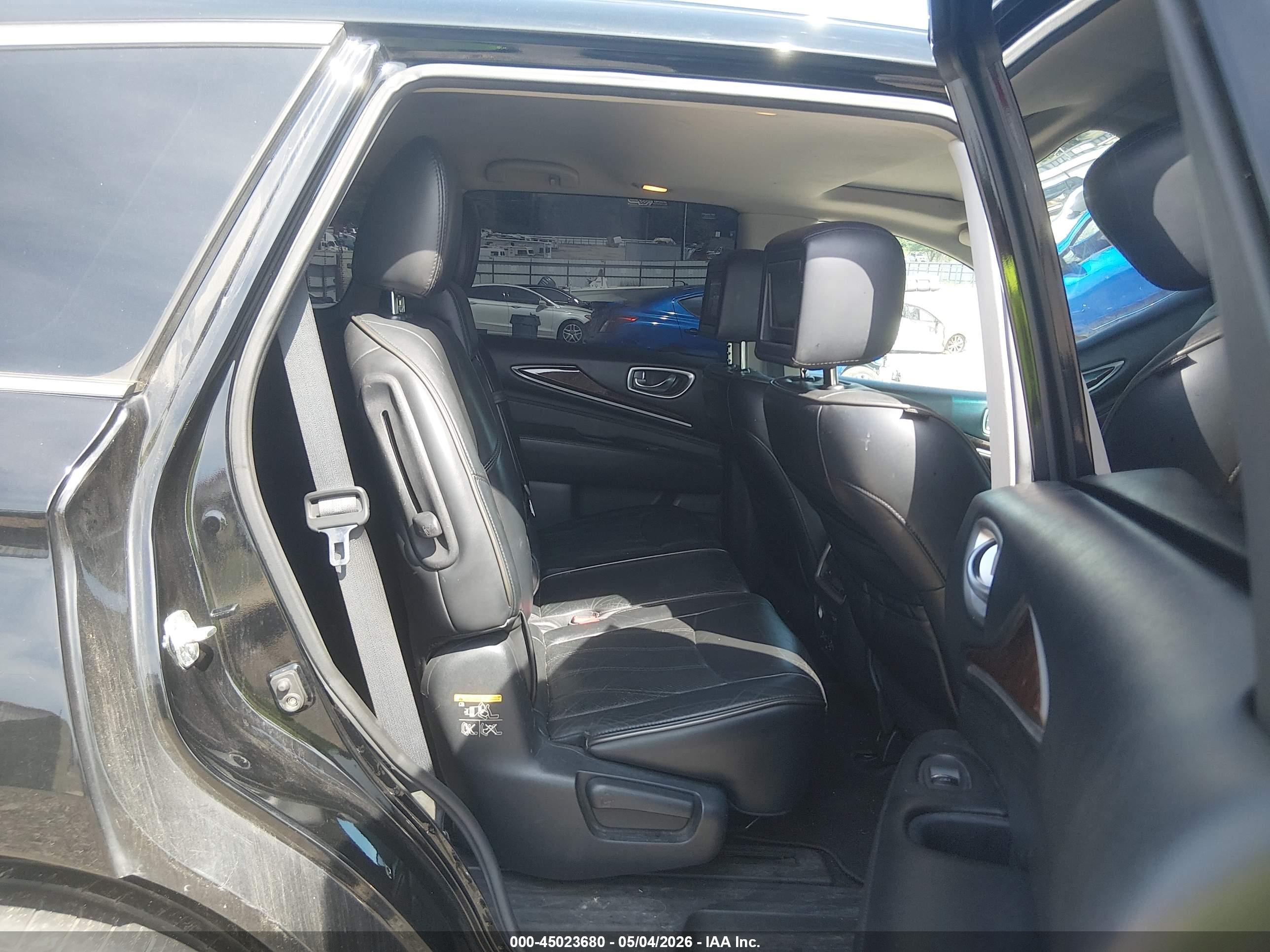 INFINITI JX35 image 8