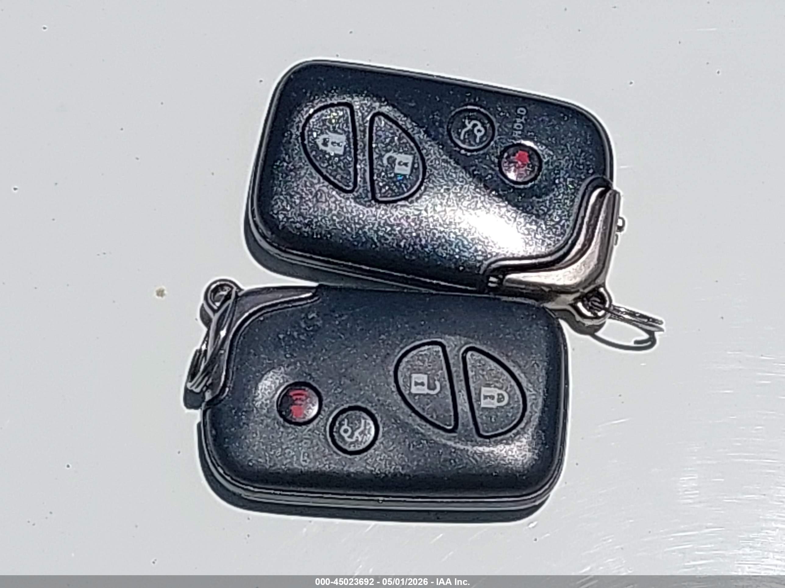 LEXUS IS image 11