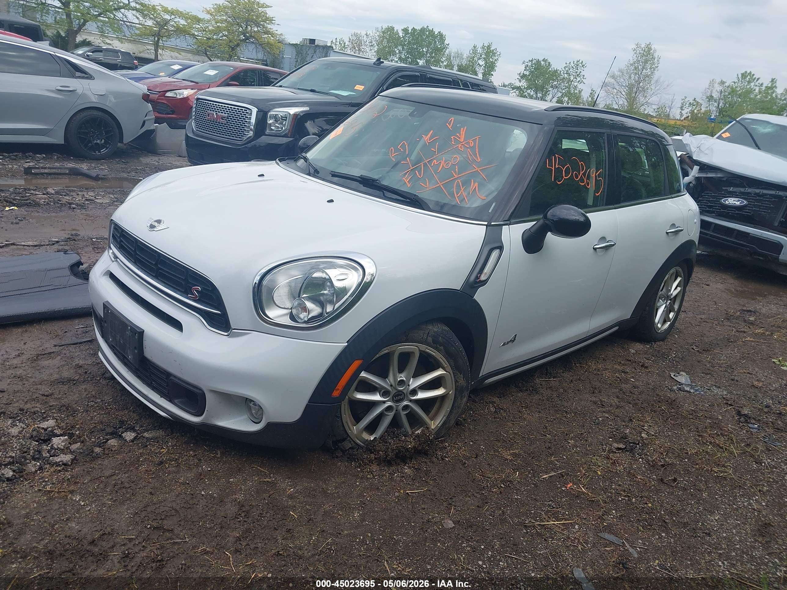 MINI COUNTRYMAN image 2