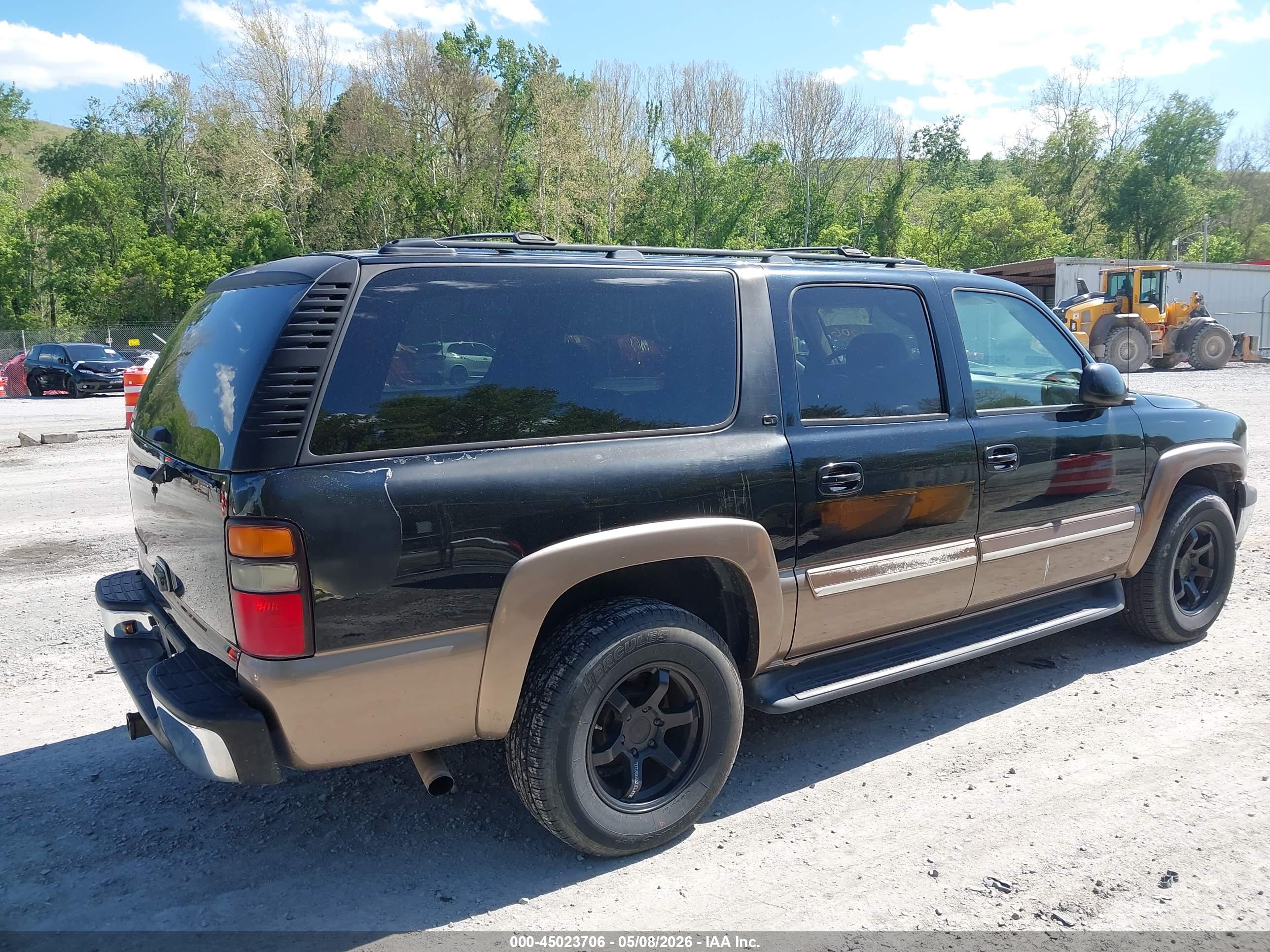 CHEVROLET SUBURBAN image 4