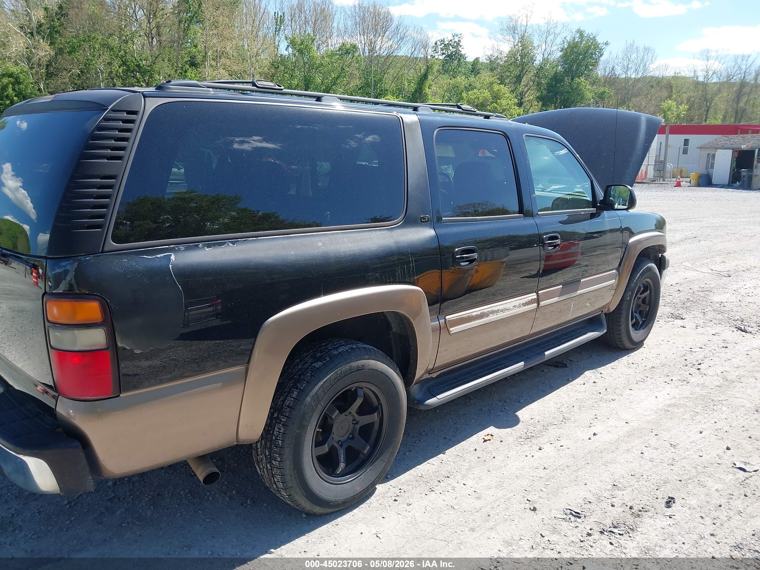 CHEVROLET SUBURBAN image 6