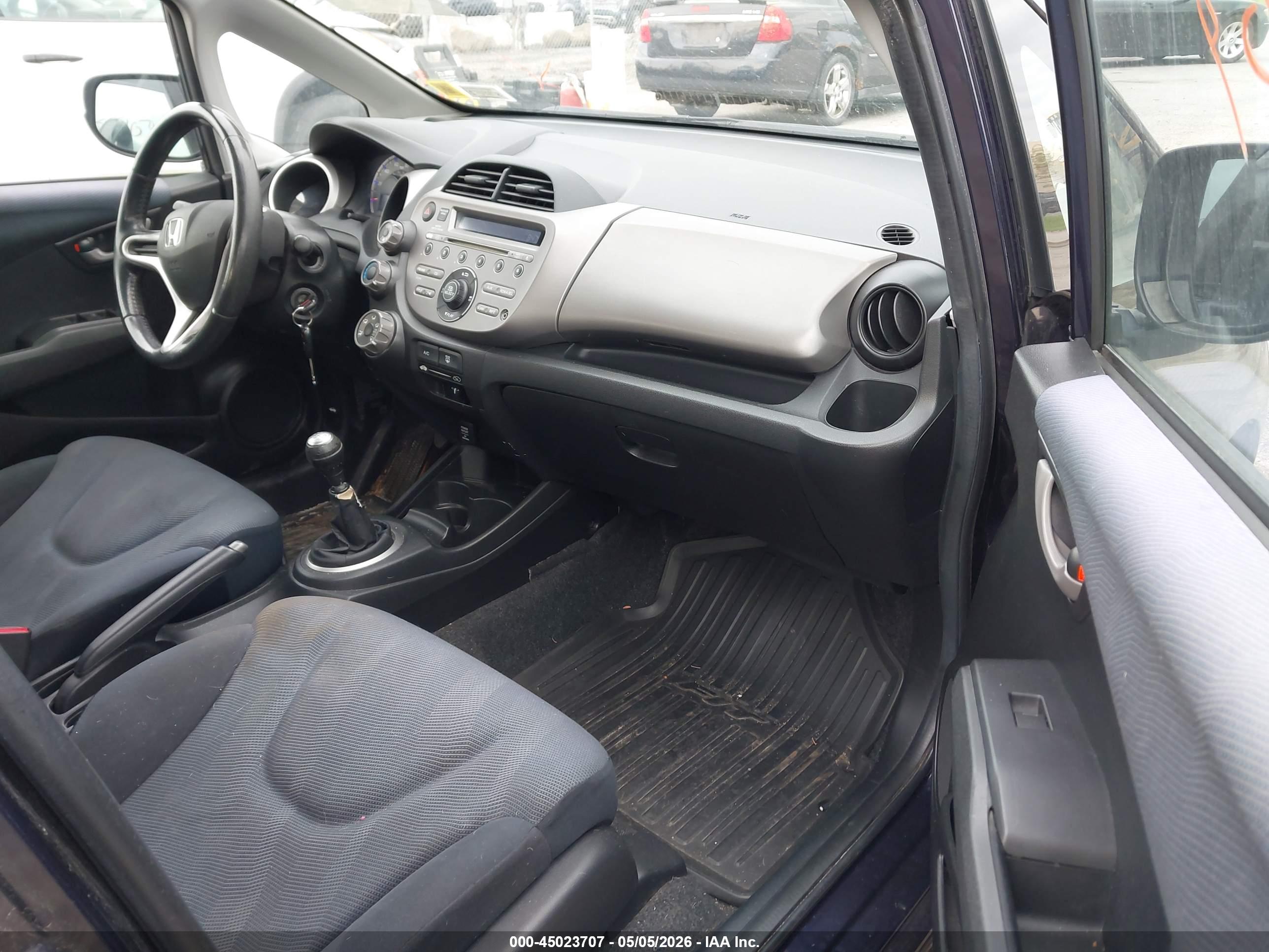 HONDA FIT image 5