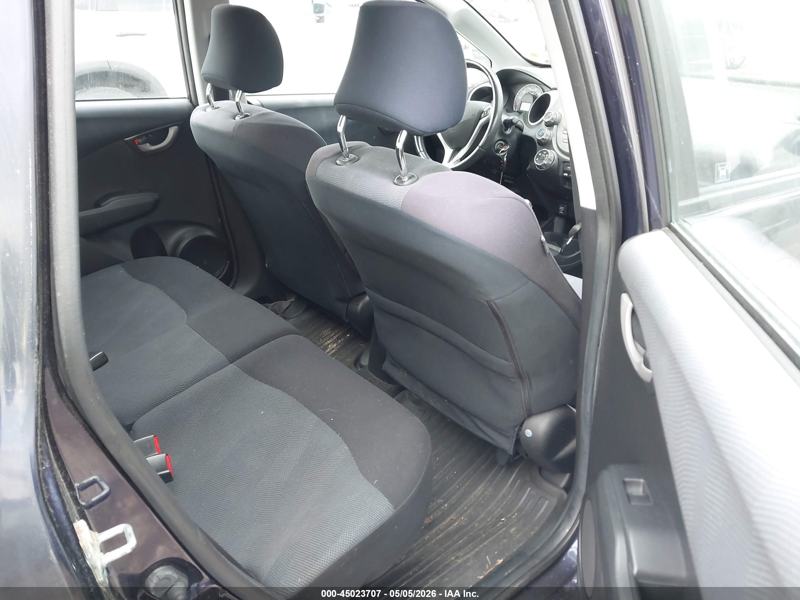HONDA FIT image 8