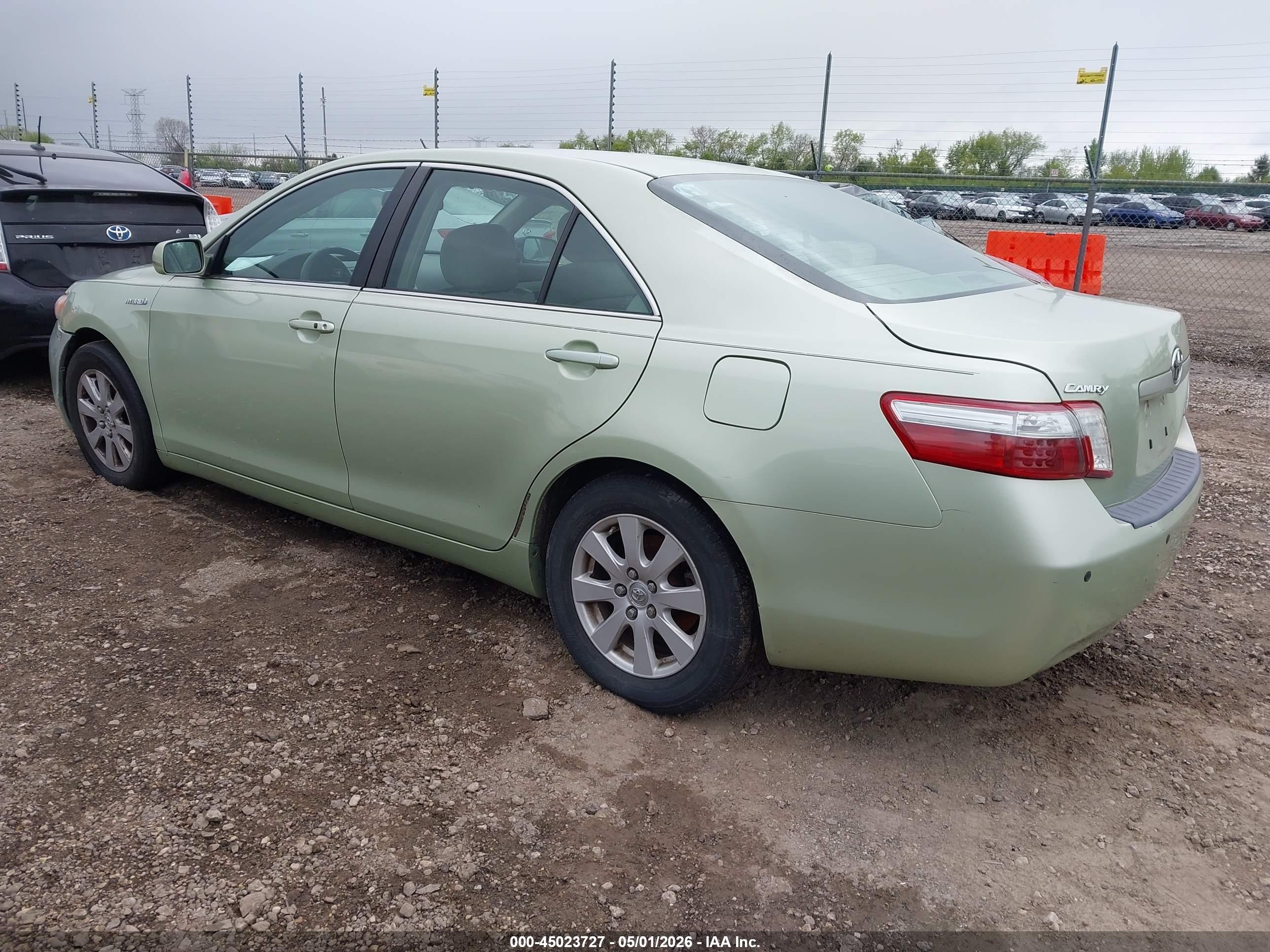 TOYOTA CAMRY image 3