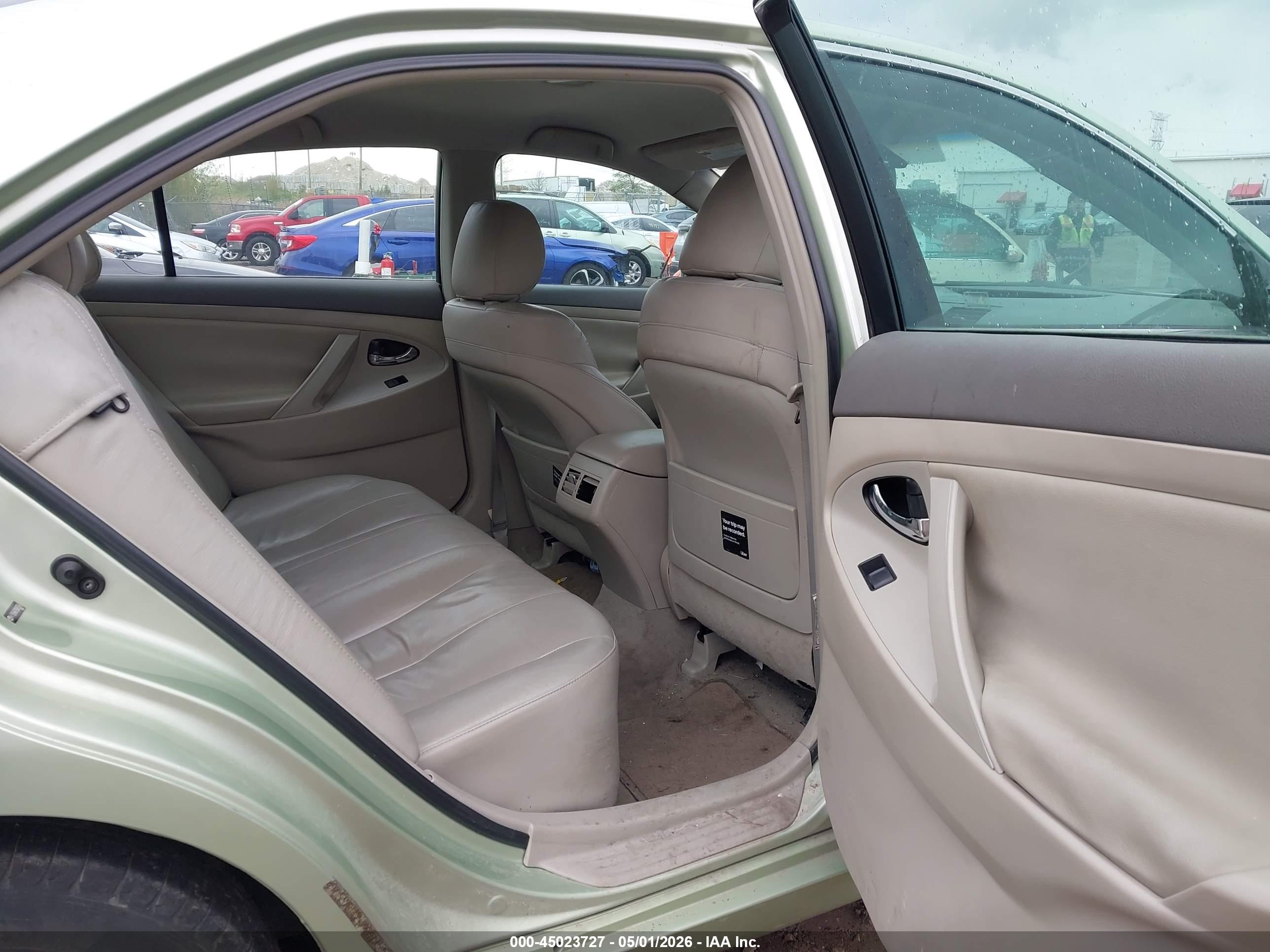 TOYOTA CAMRY image 8
