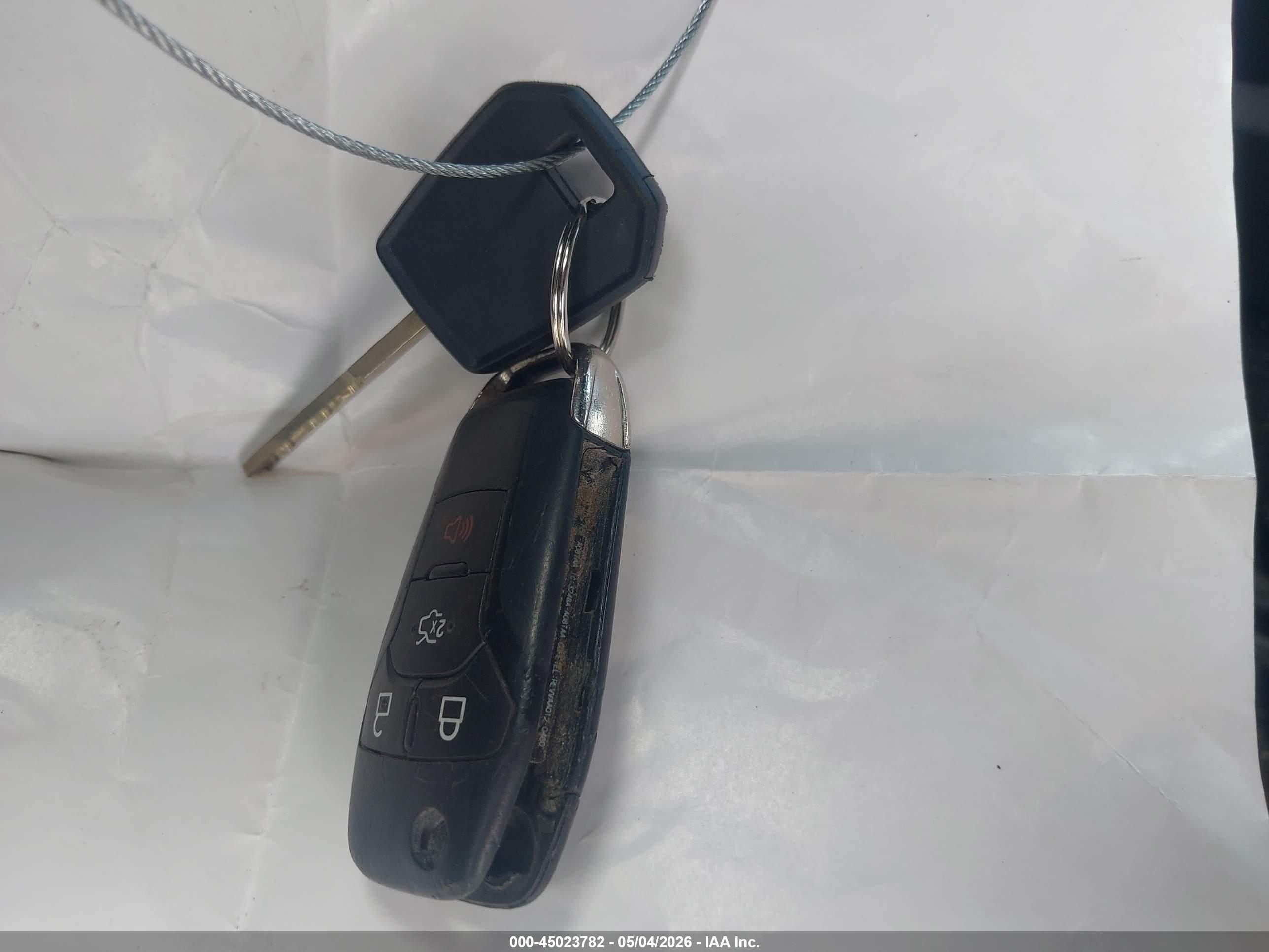 FORD FUSION image 11